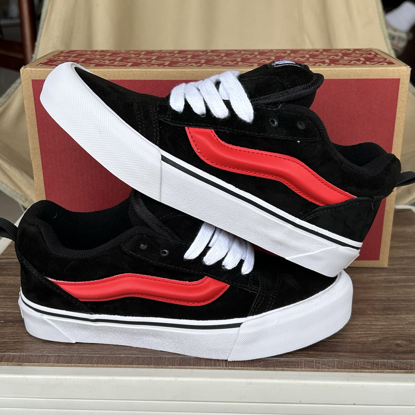 Vans Knu Skool Low Skate Shoes Black/Red
