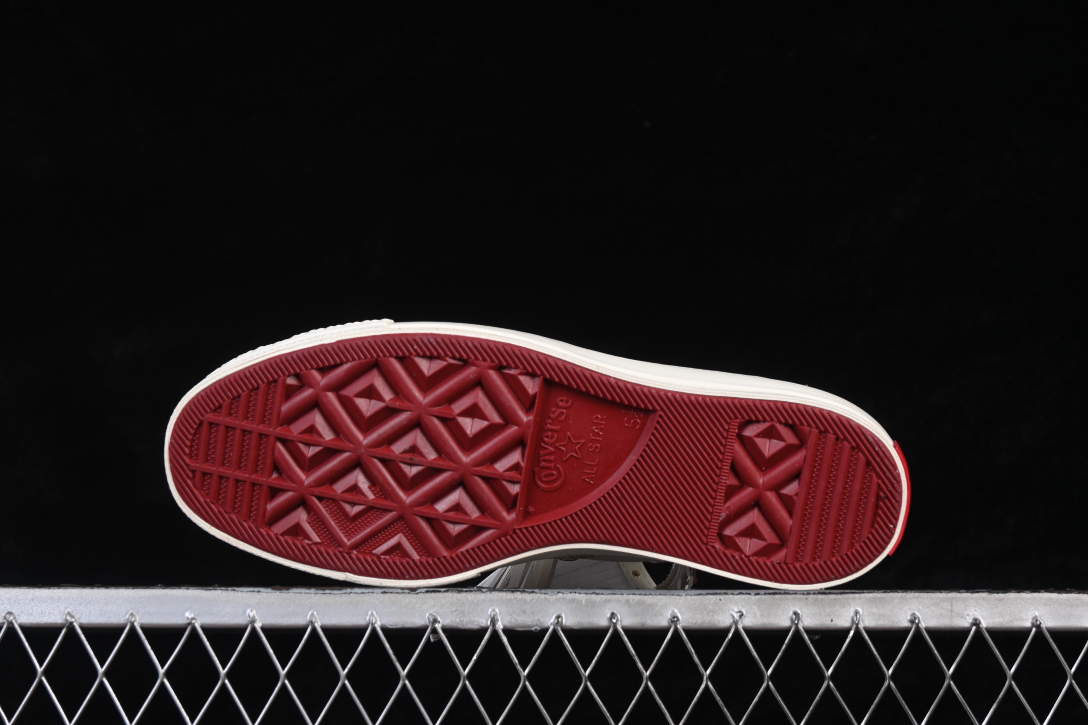 Converse Chuck 70 Stars Court High-Top Sneakers Beige/Red