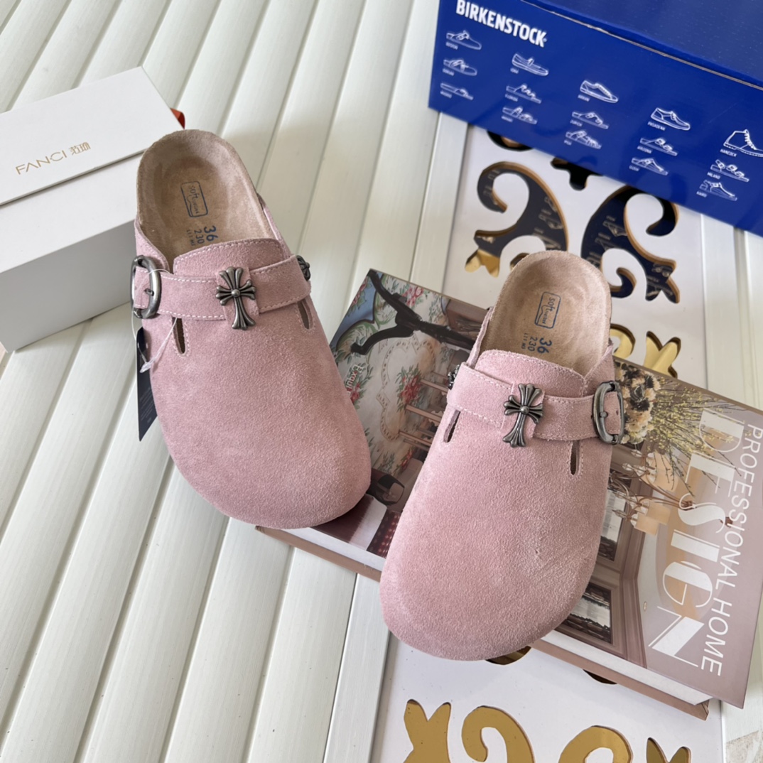 Birkenstock Suede Clogs Pink
