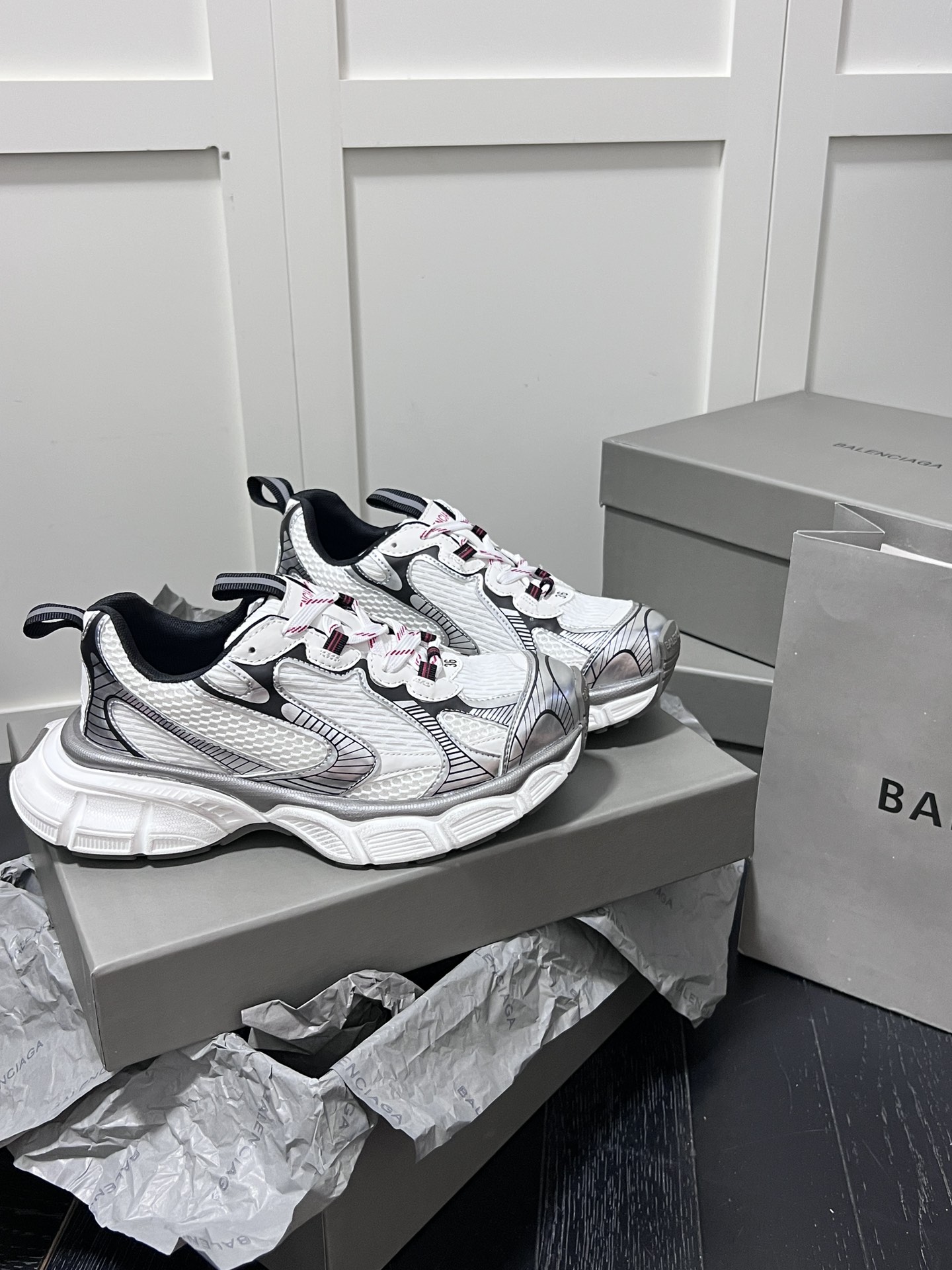 Balenciaga Chunky Dad Sneakers White/Silver
