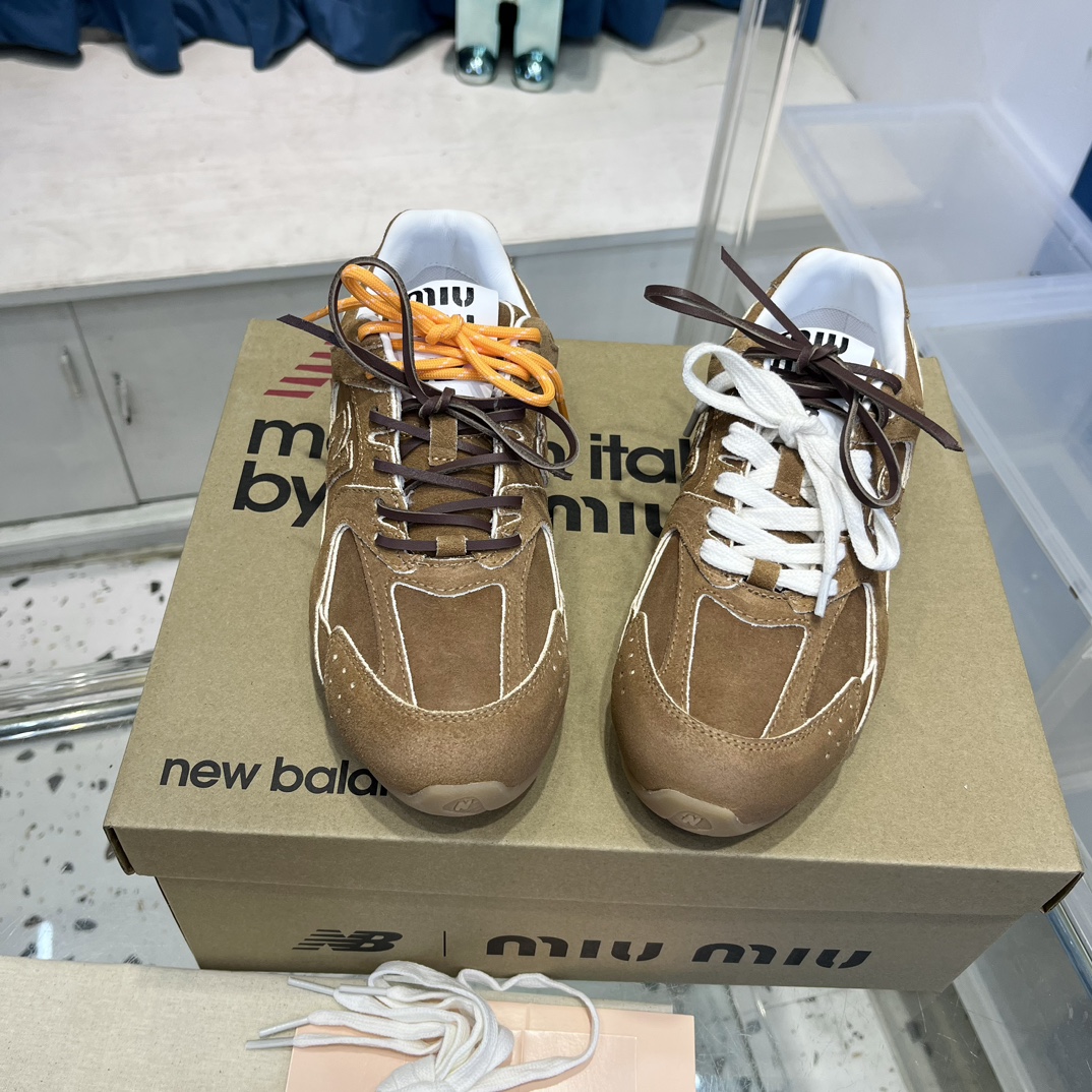 Miu Miu x New Balance 530 Sneakers Brown