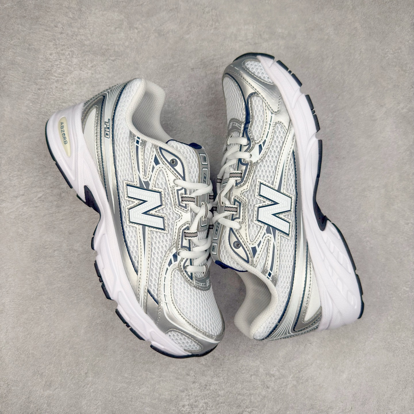 New Balance MR740 Dad Sneakers White/Silver