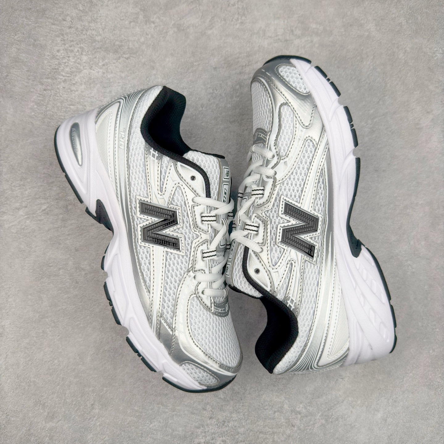 New Balance MR740 Retro Dad Sneakers Grey