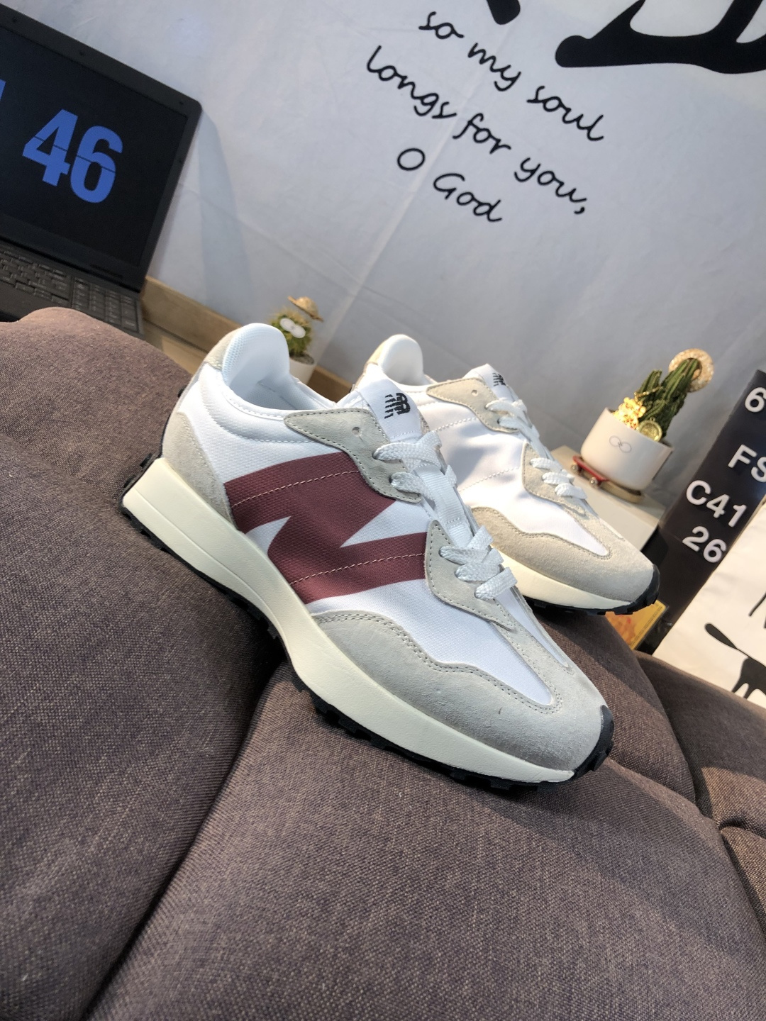 New Balance 327 Retro Runners White/Red
