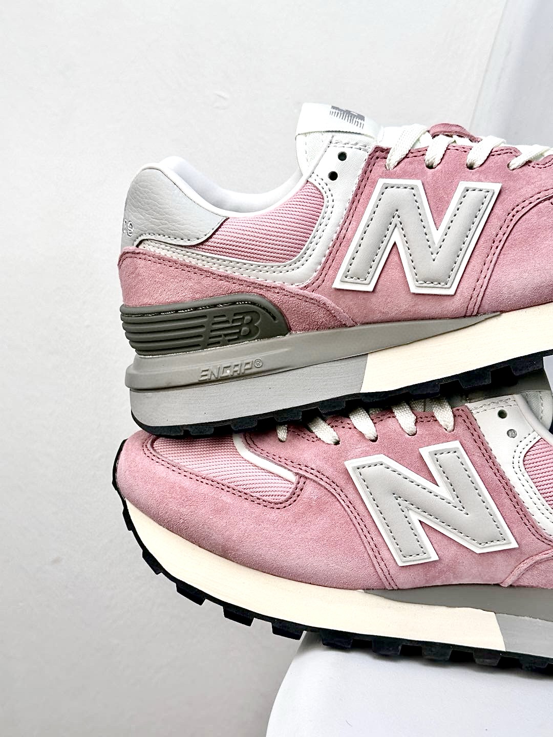 New Balance 574 Retro Sneakers Pink