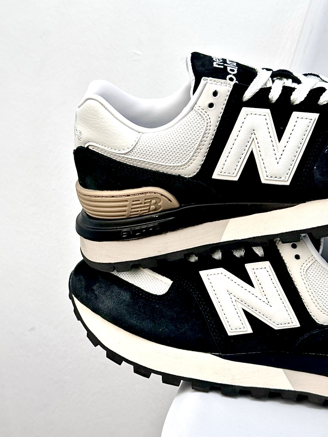 New Balance U574LGRN Retro Runner Black/White
