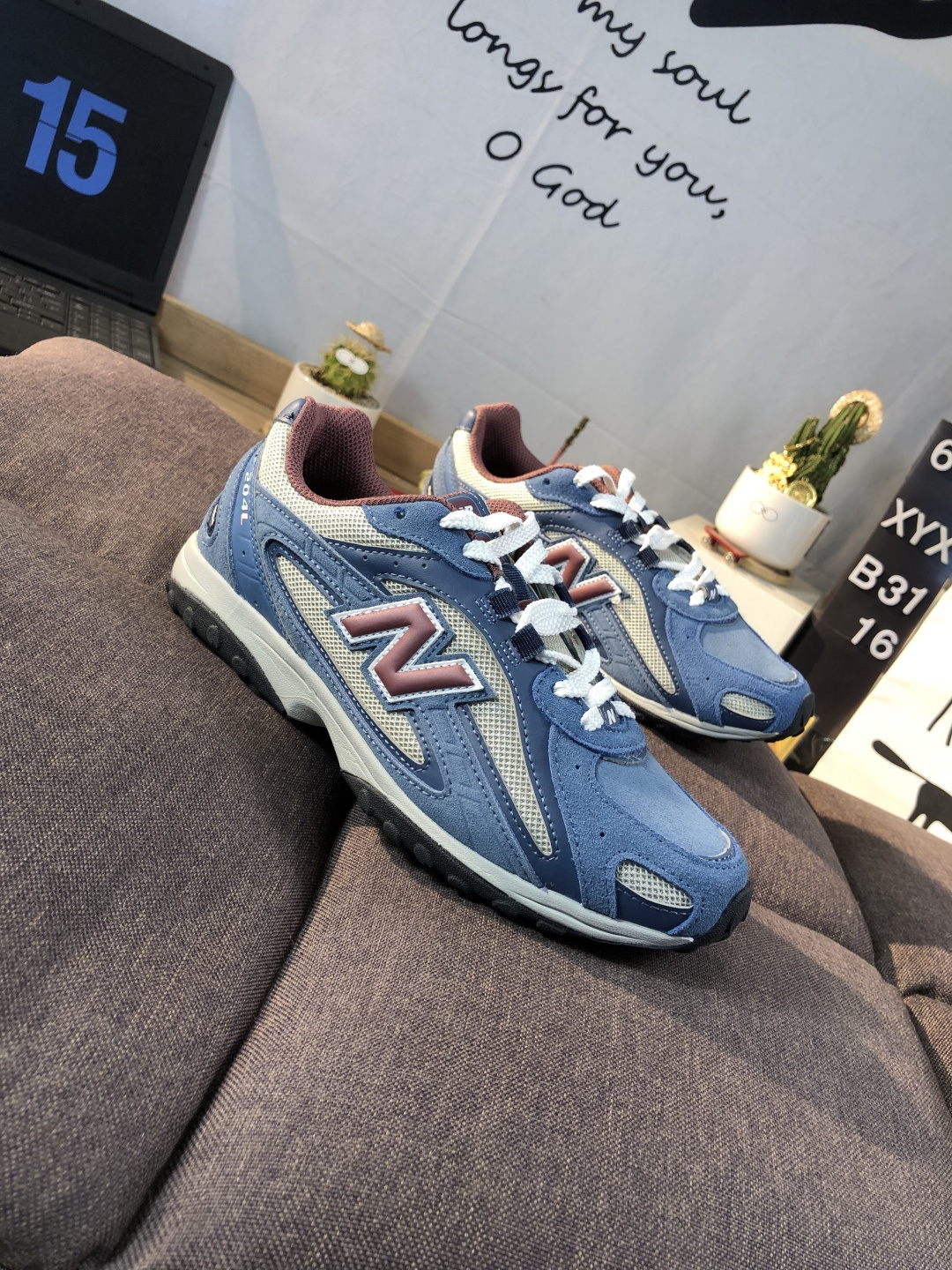 New Balance 204L Low-Top Sneakers Blue
