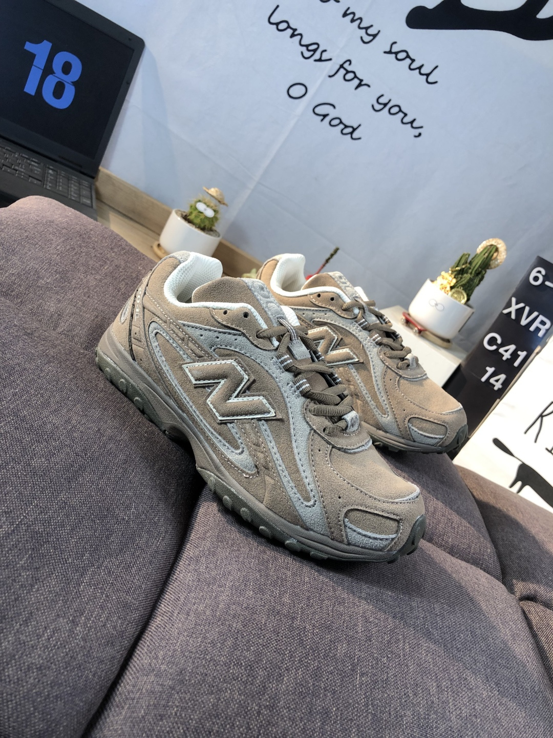 New Balance 204 Dad Sneakers Grey