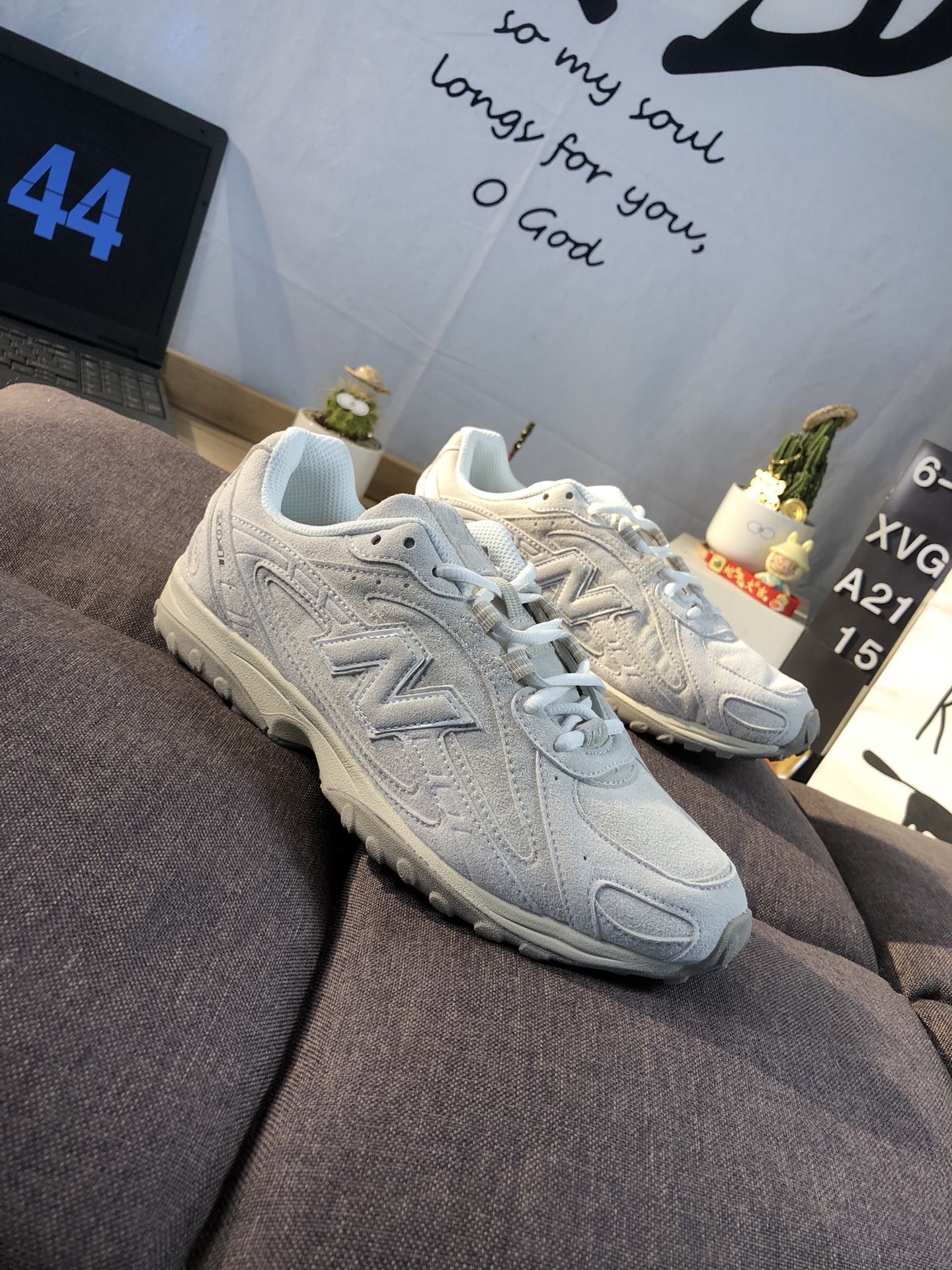 New Balance 204L Low-Top Sneakers Grey