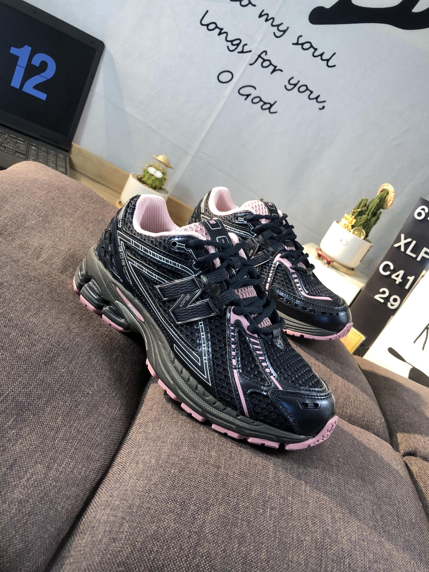 New Balance 1906R Retro Runner Black/Pink