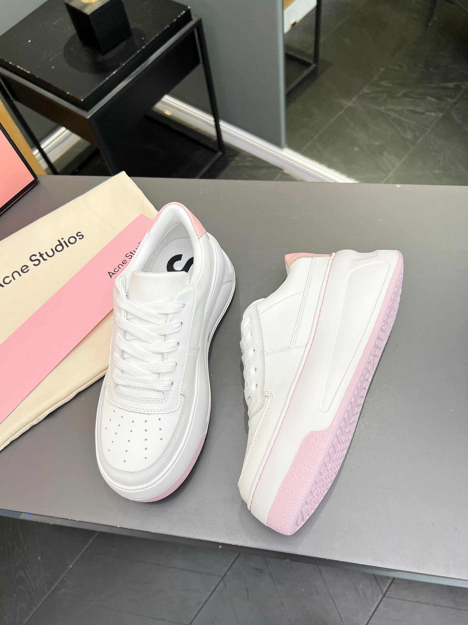 Acne Studios Smiley Platform Sneakers White/Pink
