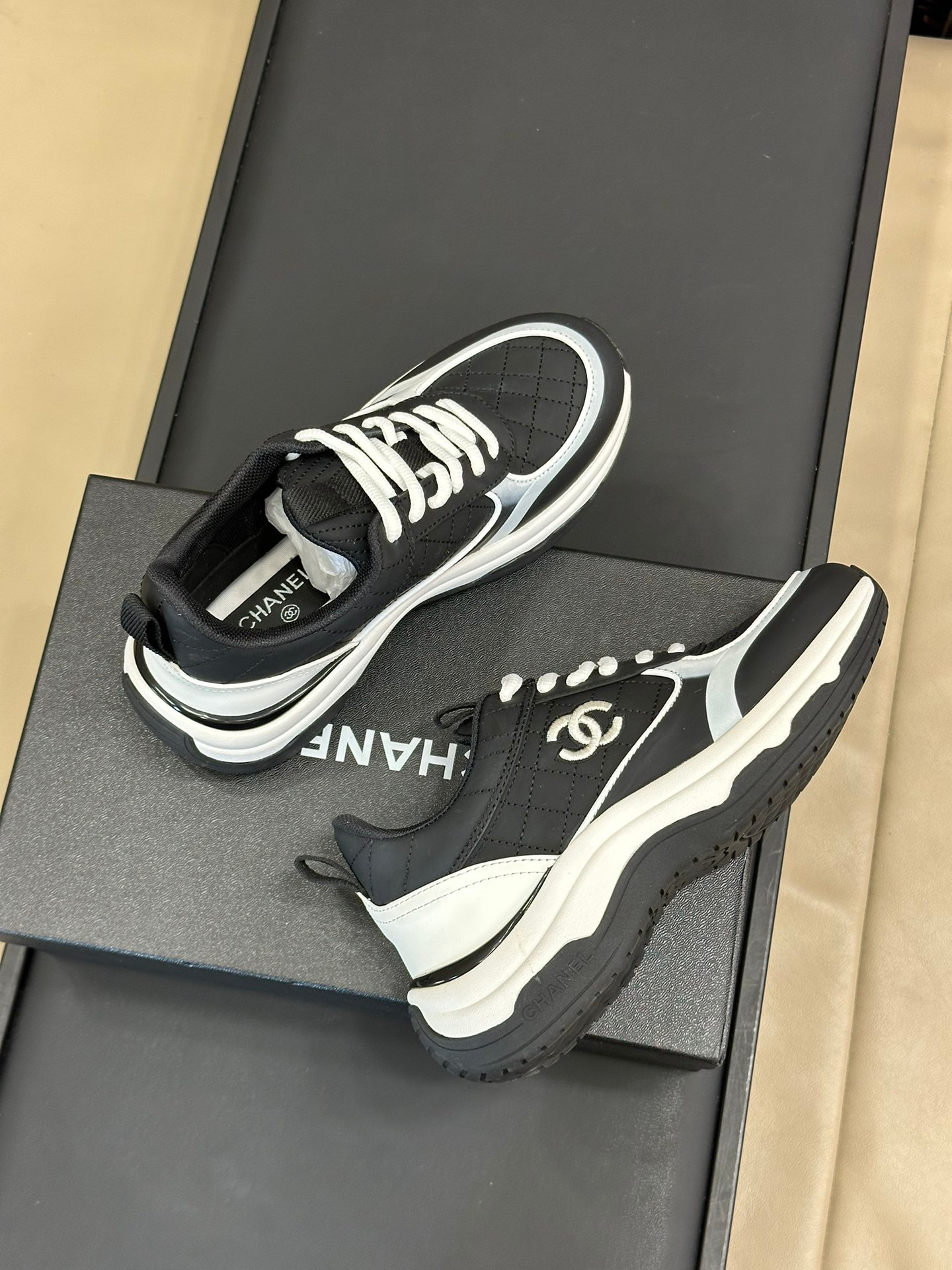 Chanel SS25 CC Logo Sneakers Black/White