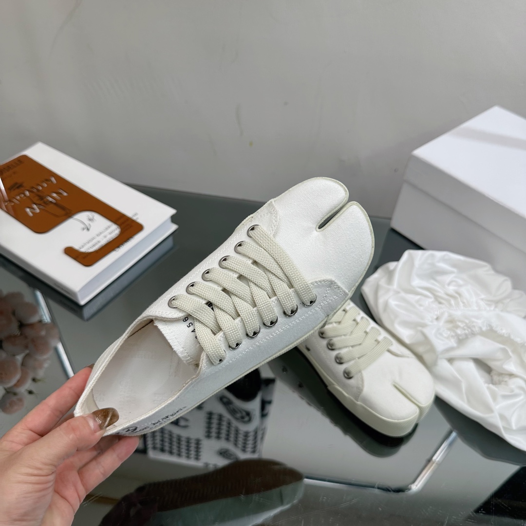 Maison Margiela MM6 Tabi Canvas Sneakers White