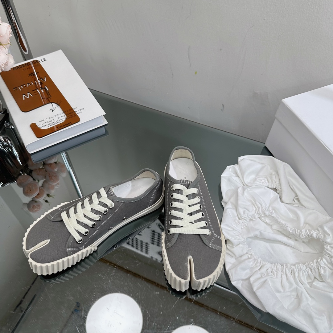 Maison Margiela MM6 Tabi Canvas Sneakers Gray