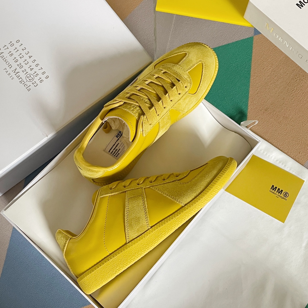 MM6 Maison Margiela T-Toe Trainer Sneakers Yellow