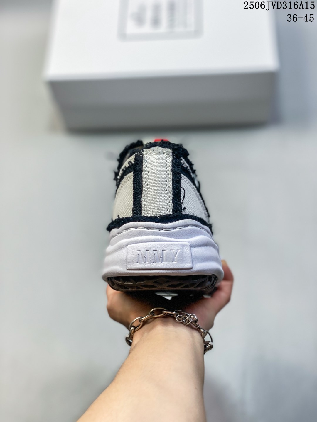 Maison Mihara Yasuhiro Original Sole Canvas Low Sneakers Black White