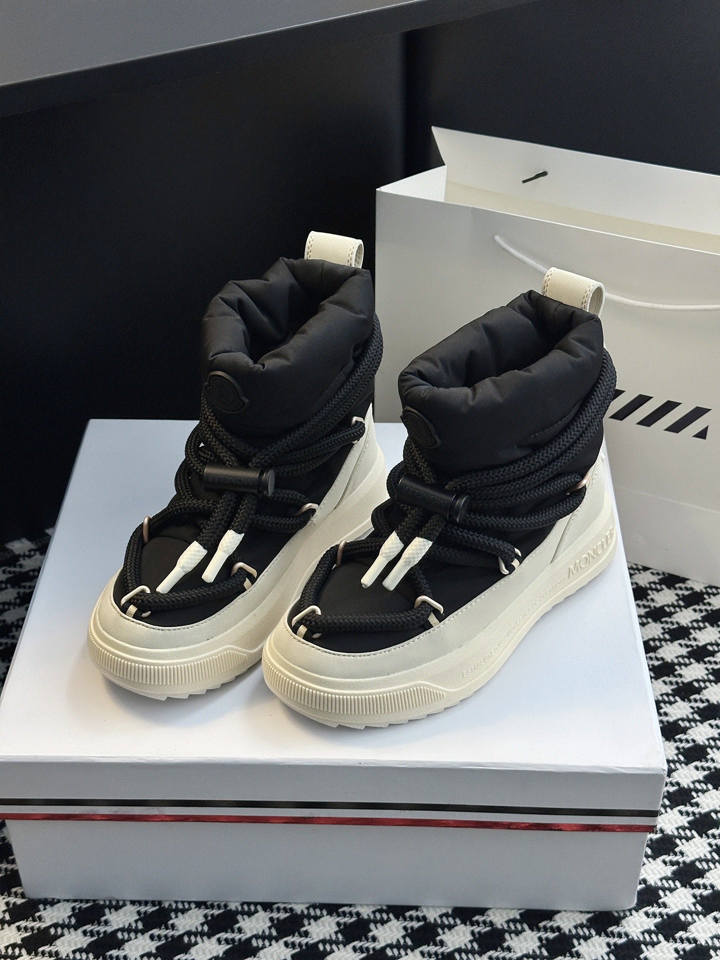 Moncler Altive Mid Down Boots Black