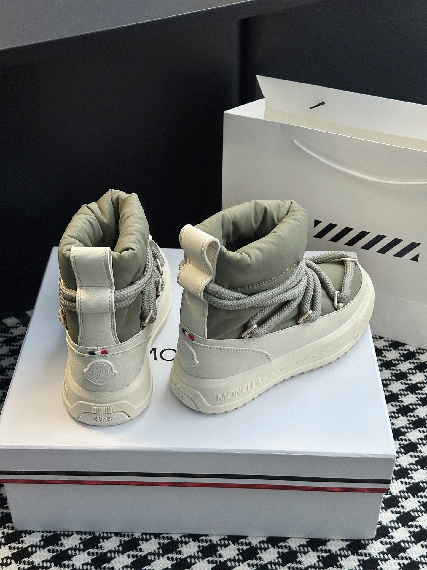 Moncler Altive Mid Snow Boots Olive