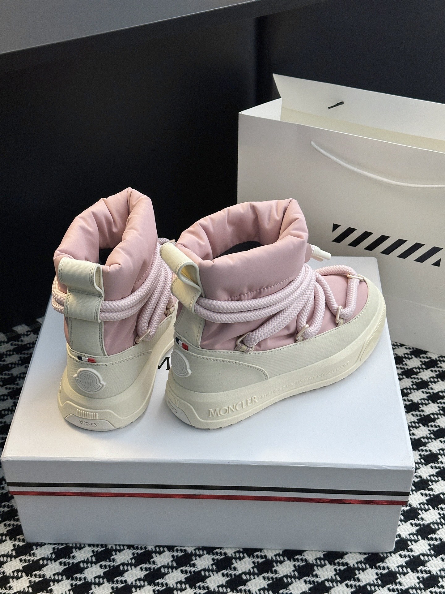 Moncler Altive Mid Snow Boots Pink