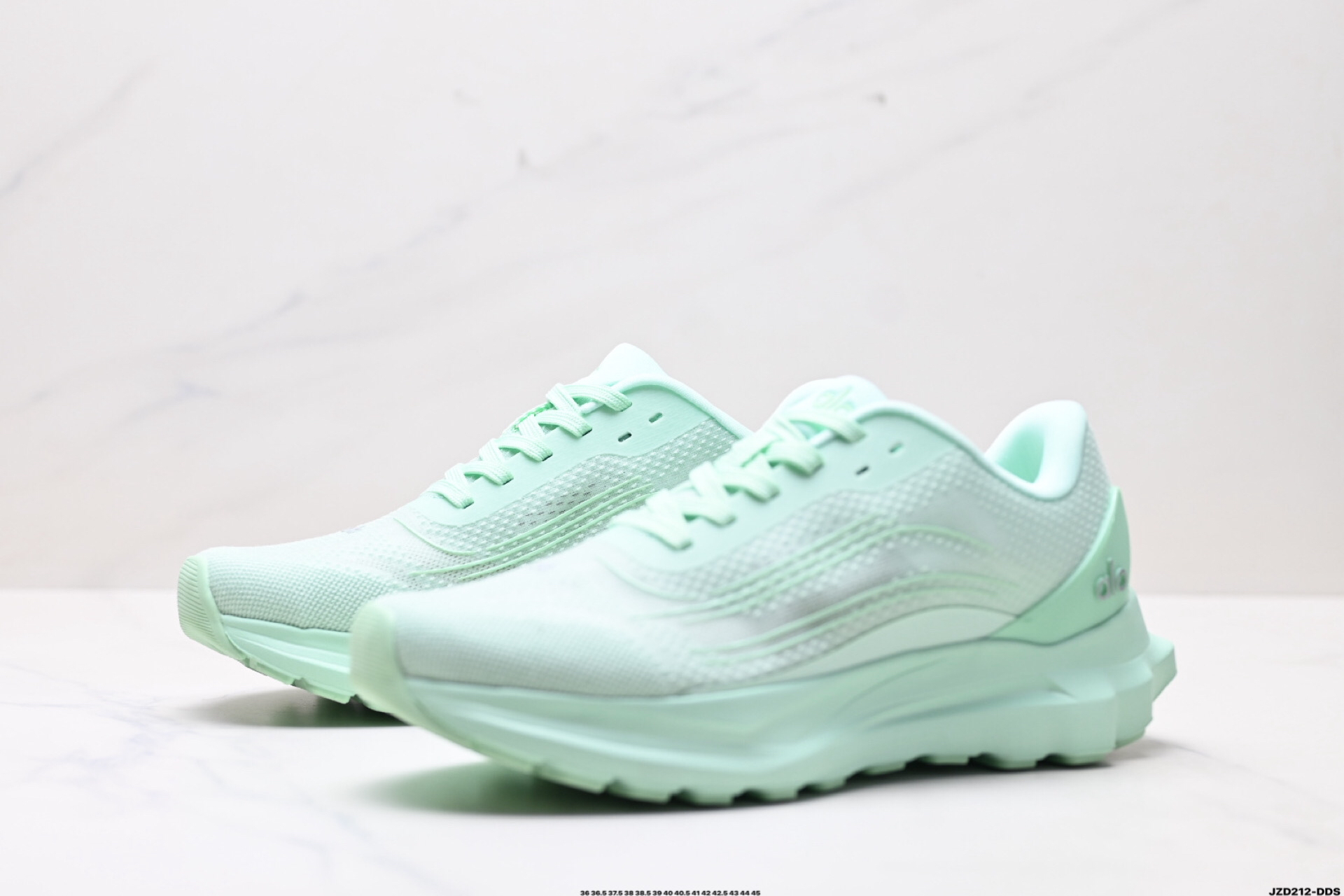 Alo Yoga Alo Runner Sneakers Mint Green