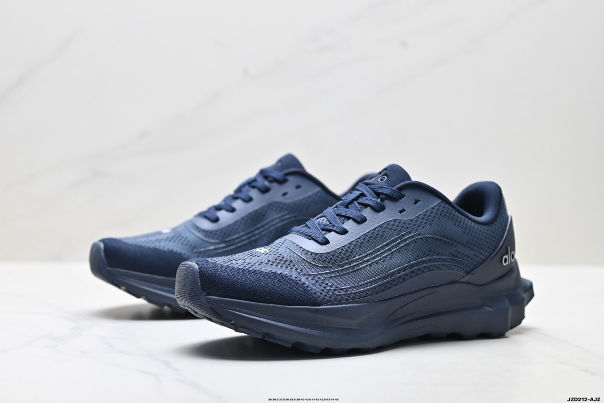 Alo Yoga Alo Runner Mesh Sneakers Navy