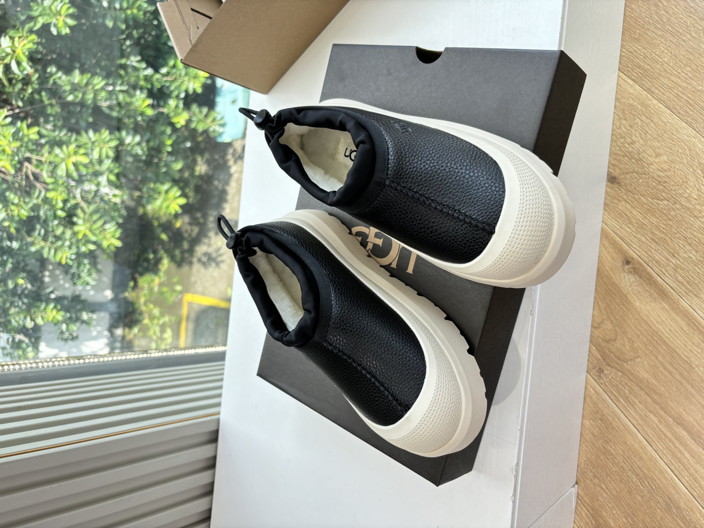 UGG Cozy Platform Clog Black