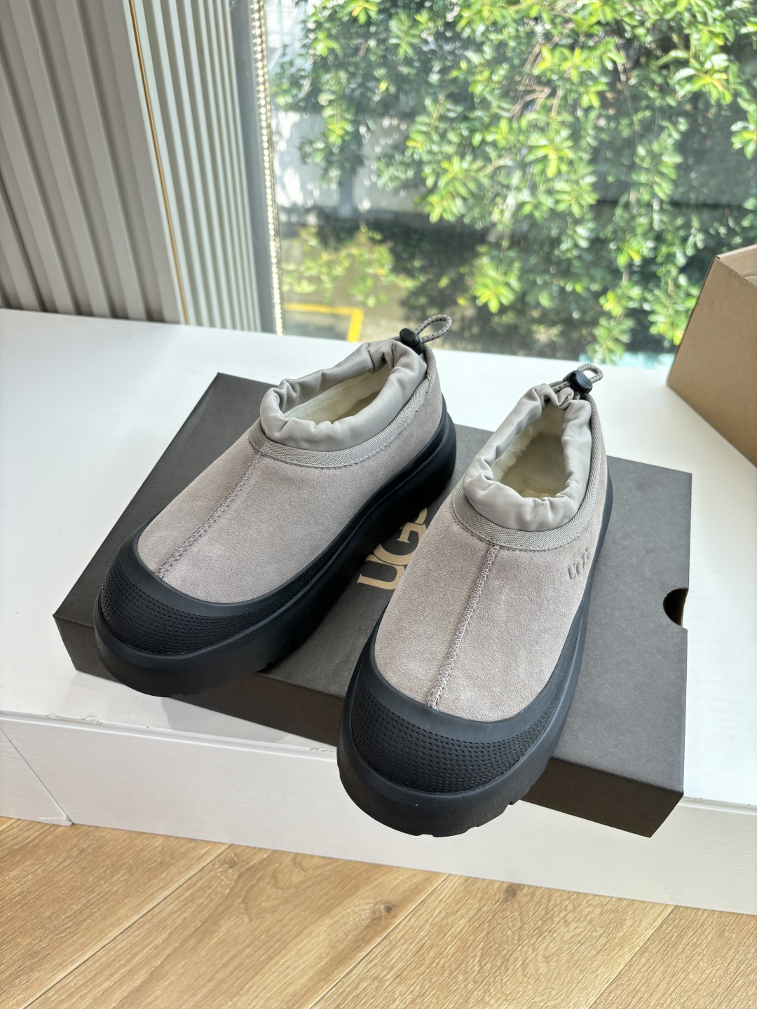 UGG Tasman Lug Suede Slippers Grey