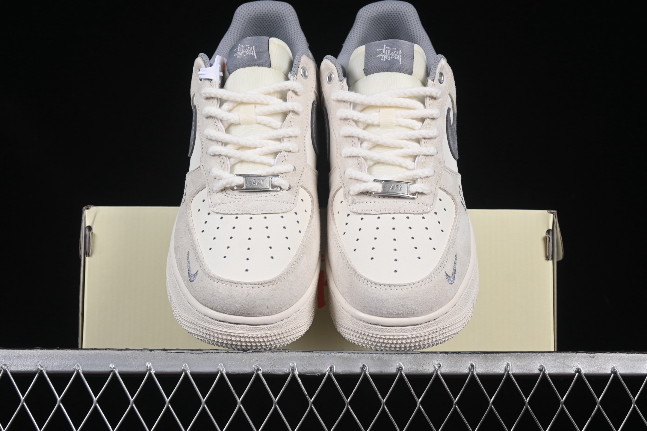 Nike Air Force 1 '07 Low Beige/Grey