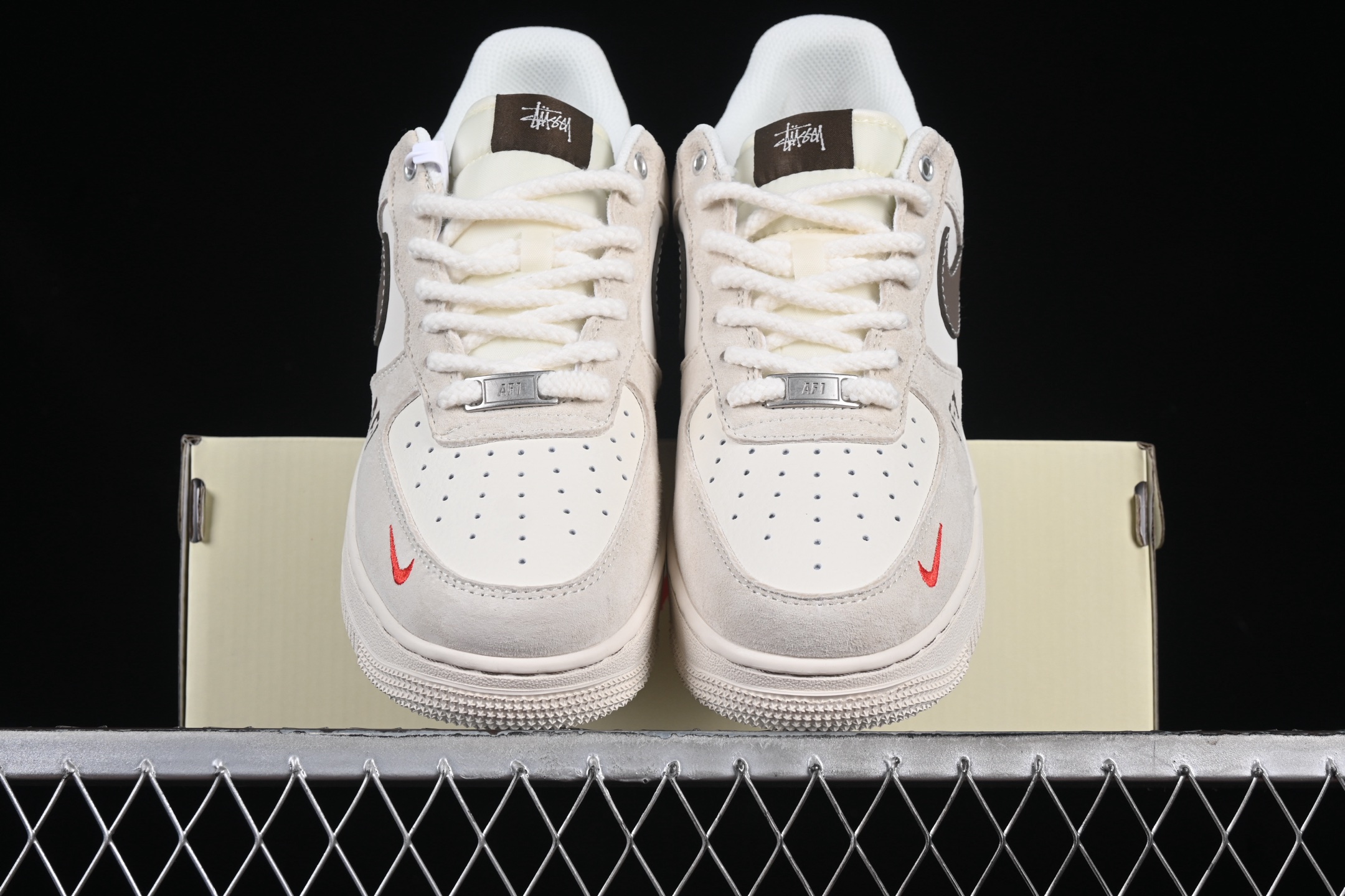 Nike Air Force 1 '07 Low Stussy Collab Sneakers Beige/Brown