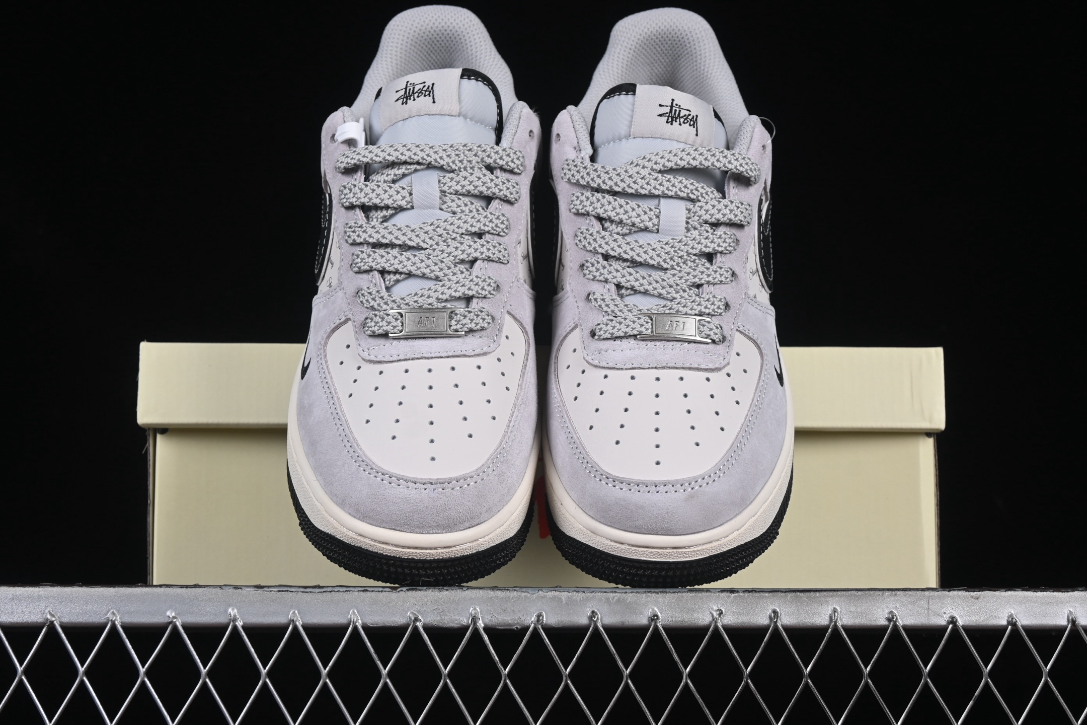 Nike Air Force 1 '07 Low x Stussy Sneakers Grey/Black