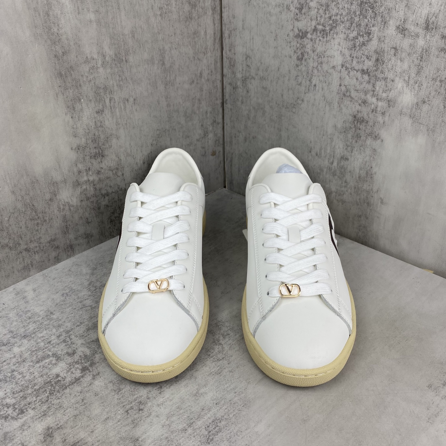 Valentino V-Logo Low-Top Sneakers White