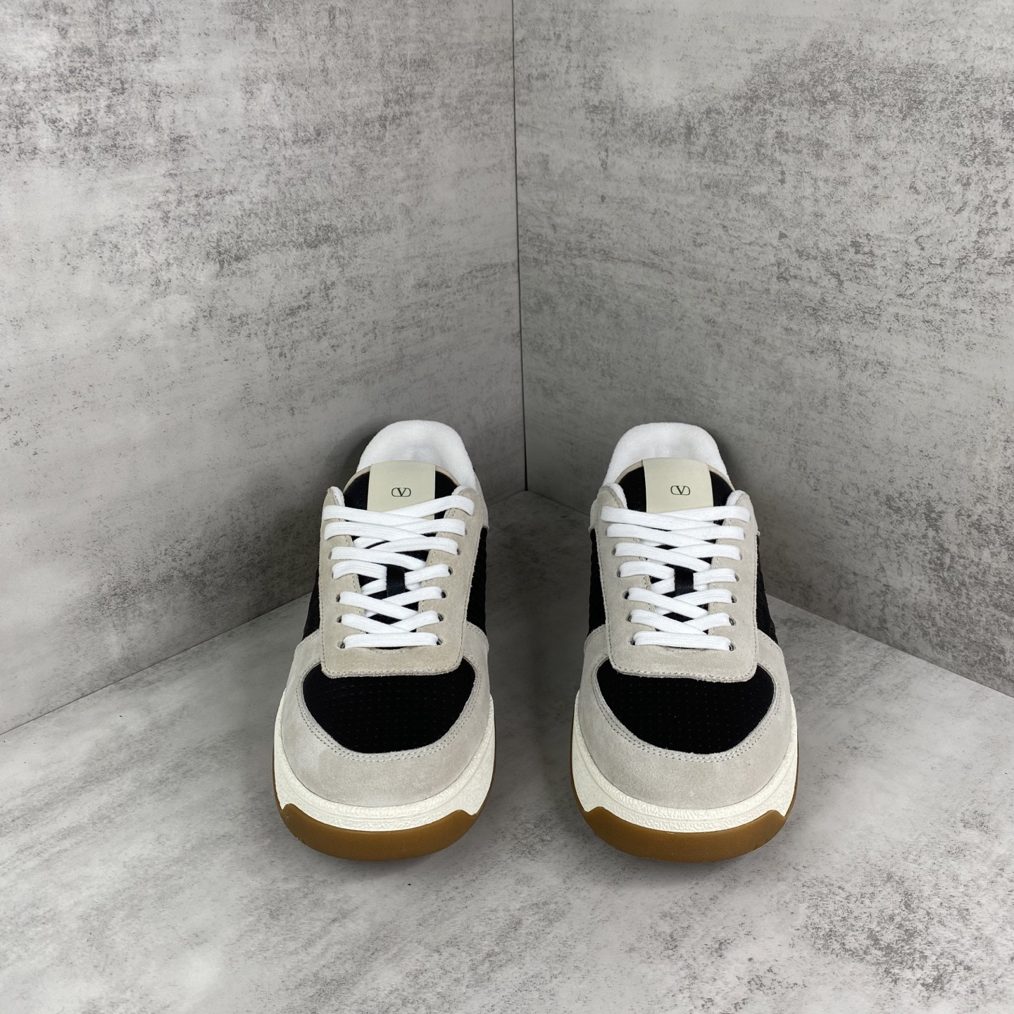 Valentino Joie de Jouer Platform Sneakers Beige/Black