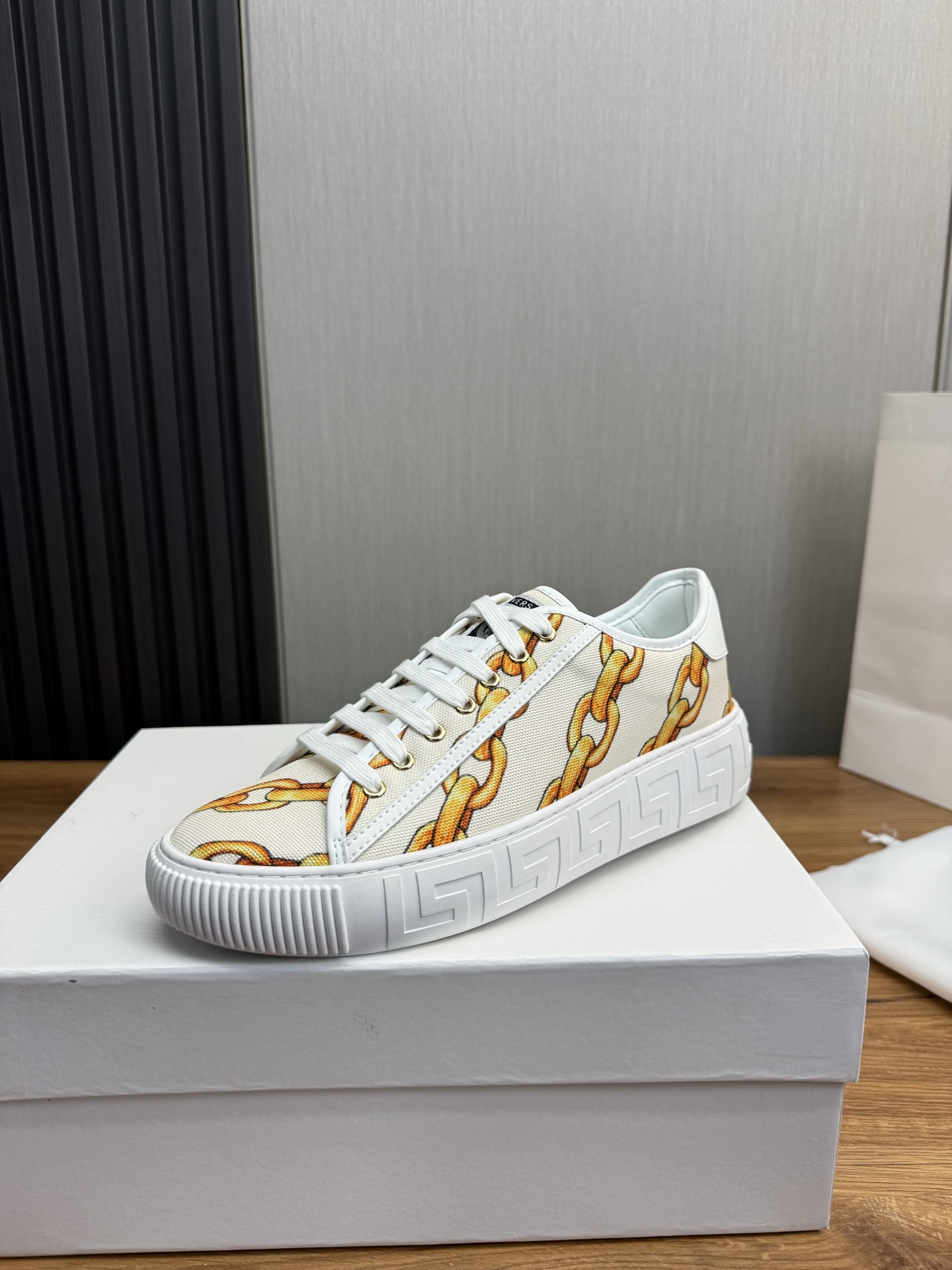 Versace Chain Print Low-Top Sneakers Multicolor