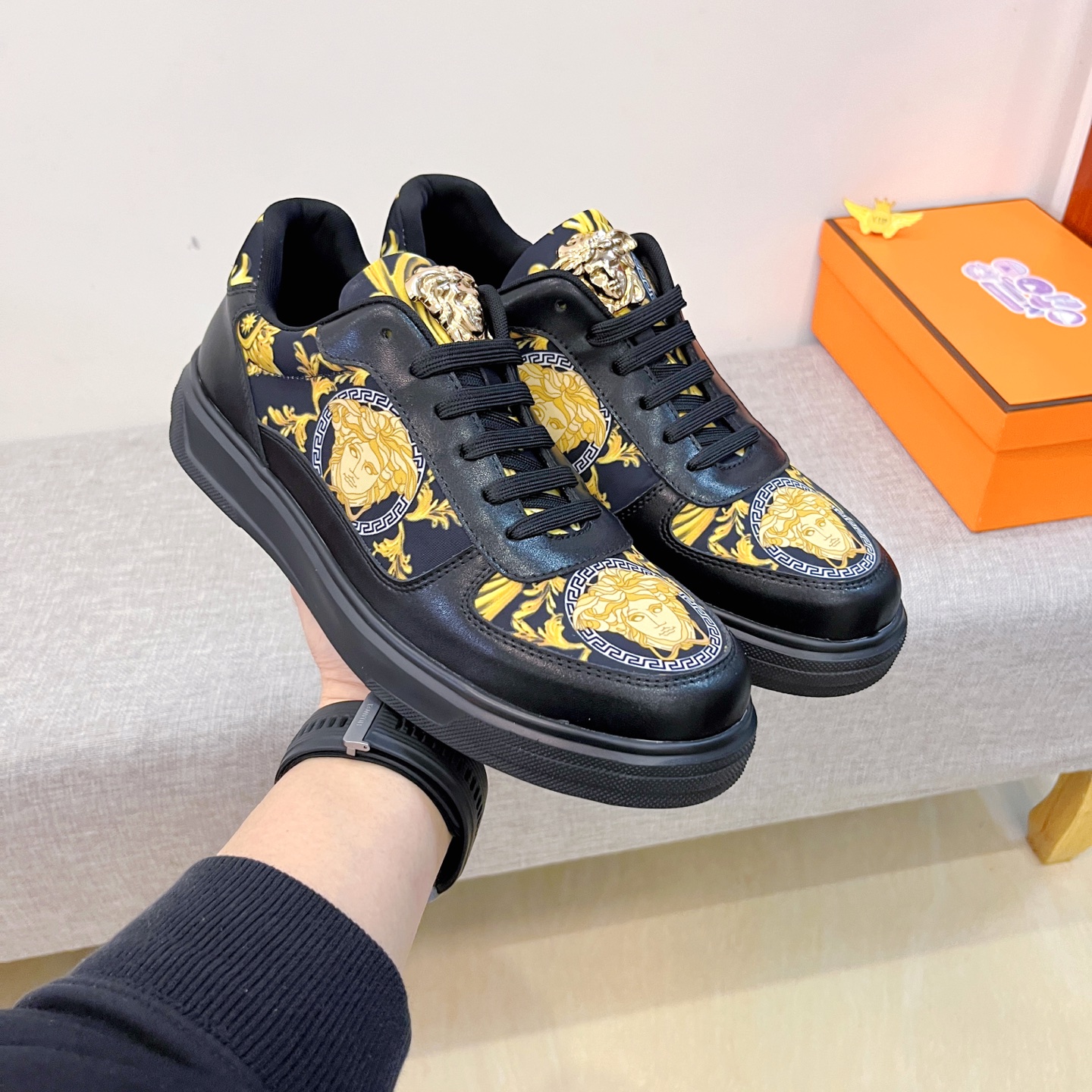 Versace Medusa Leather Low-Top Sneakers Black/Gold