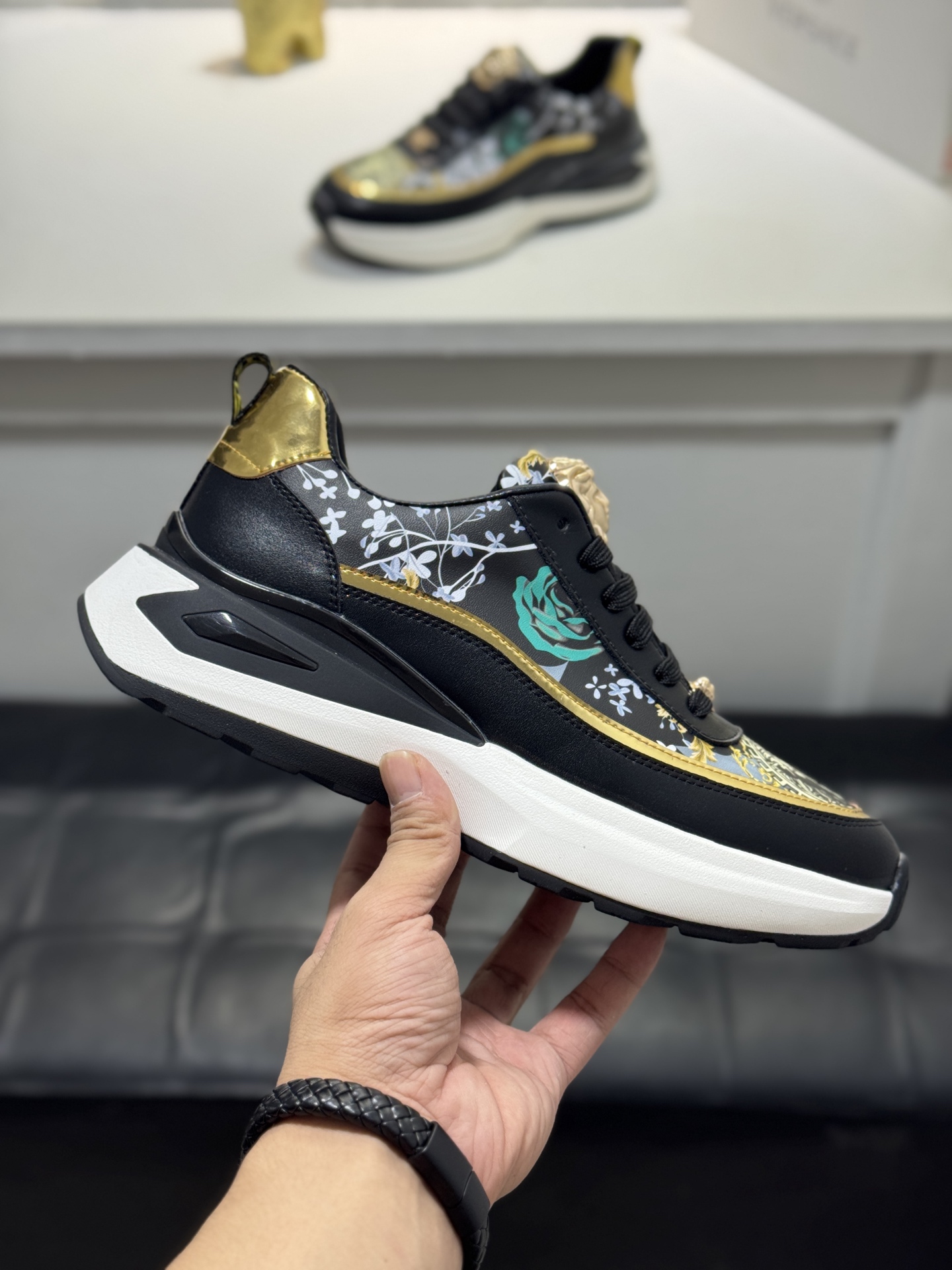 Versace Medusa Leather Sneakers Black/Gold