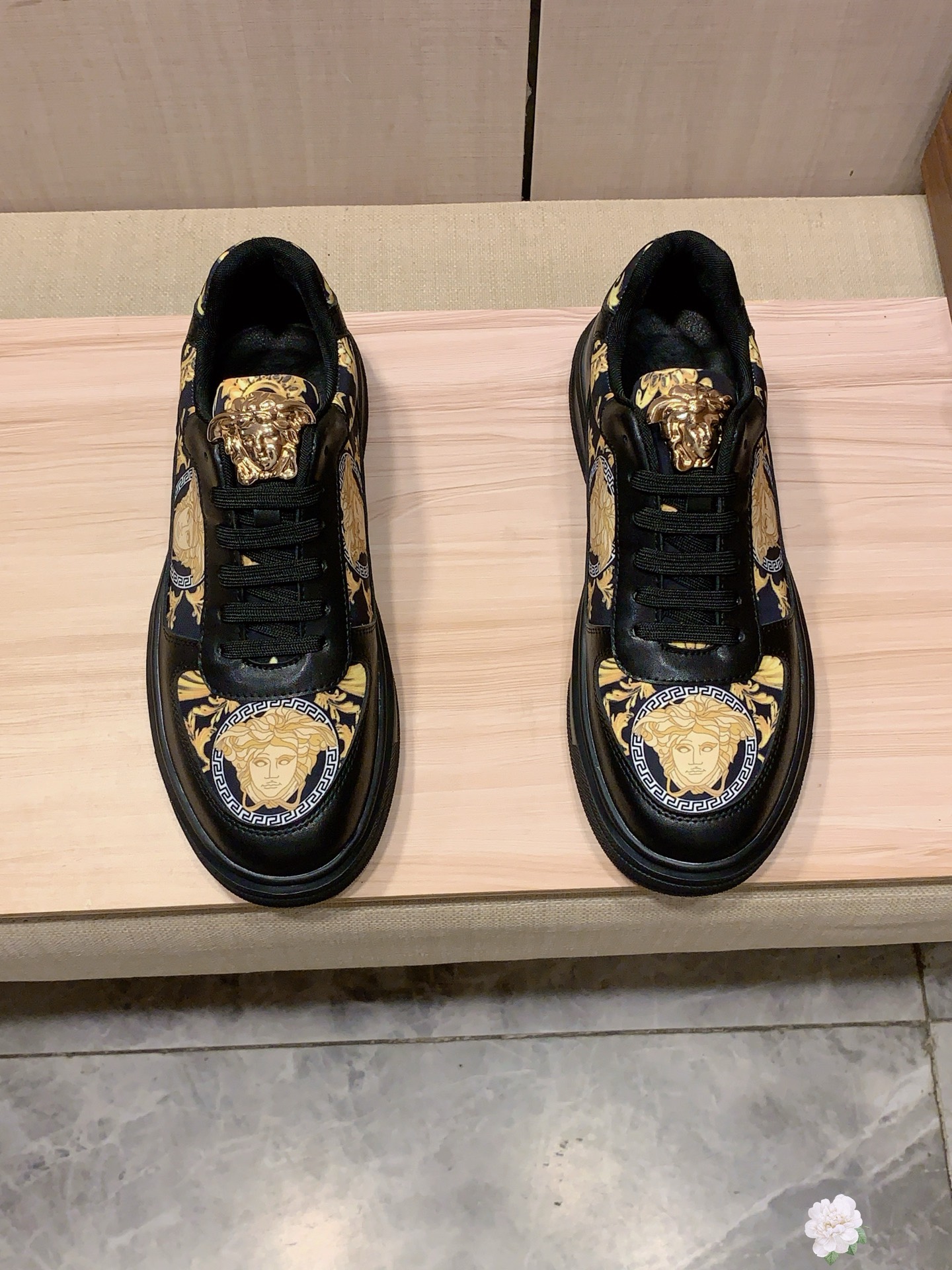 Versace Medusa Baroque Low-Top Sneakers Black/Gold