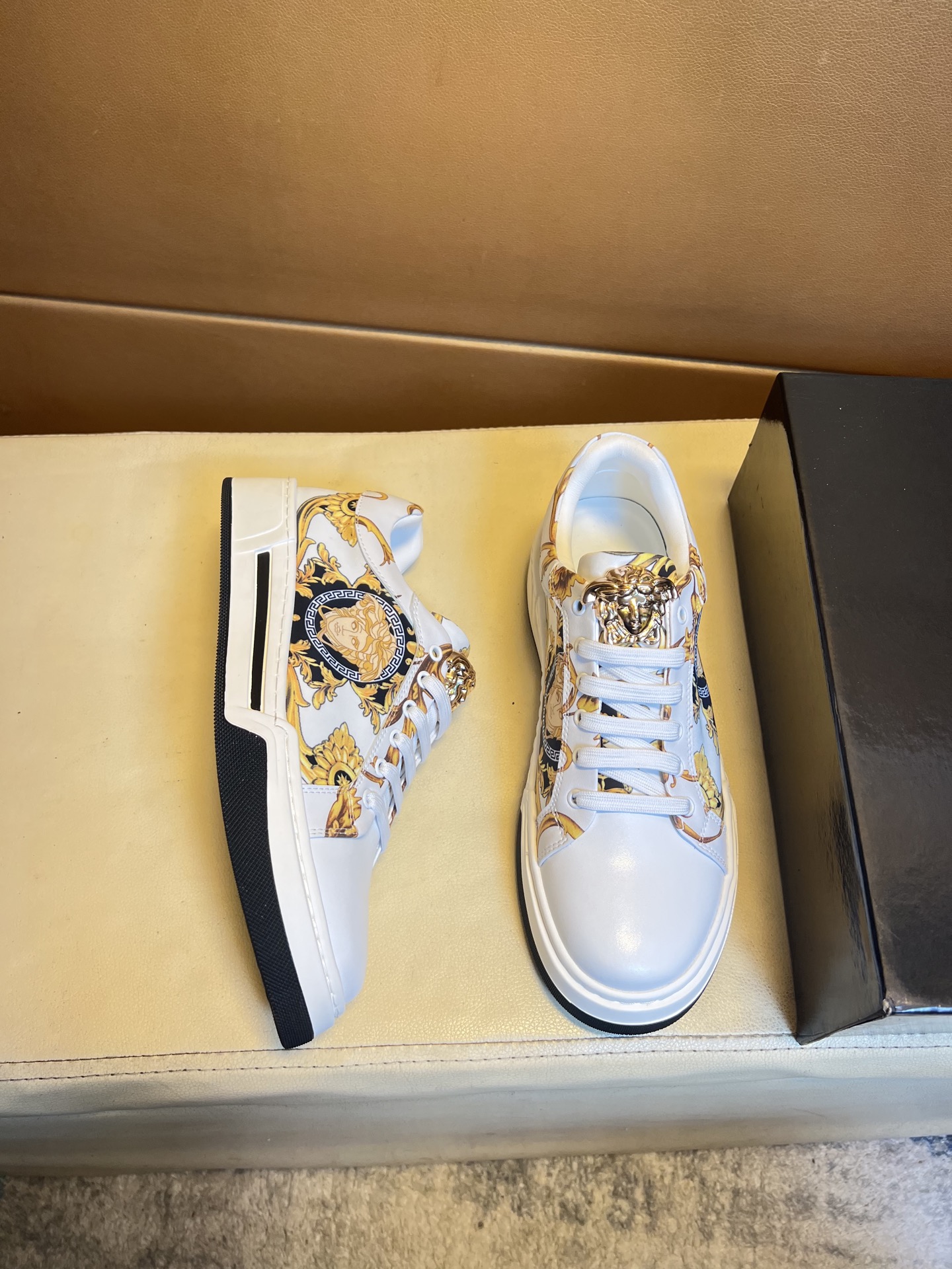 Versace Baroque Medusa Low-Top Sneakers White/Gold