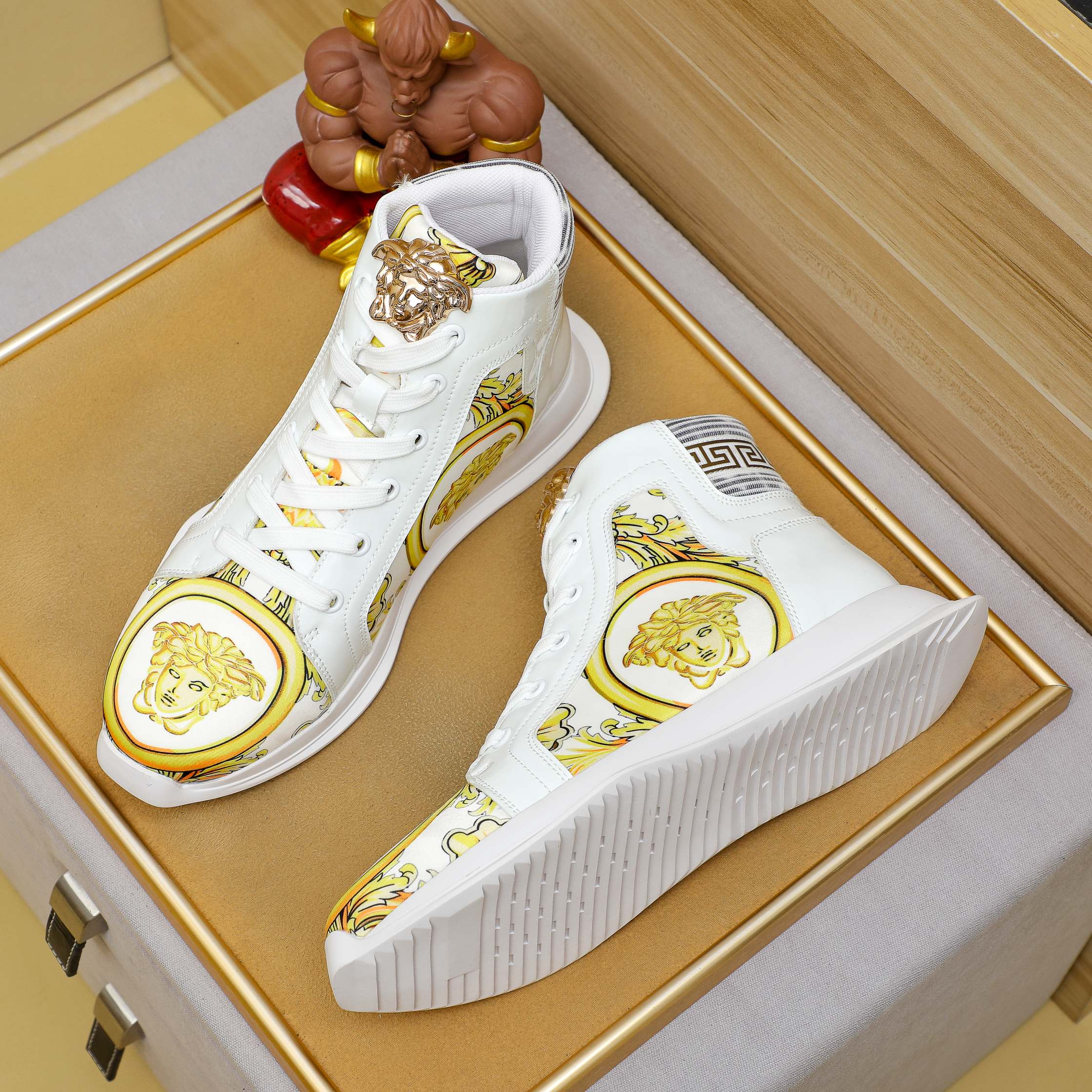 Versace Medusa High-Top Sneakers White/Gold