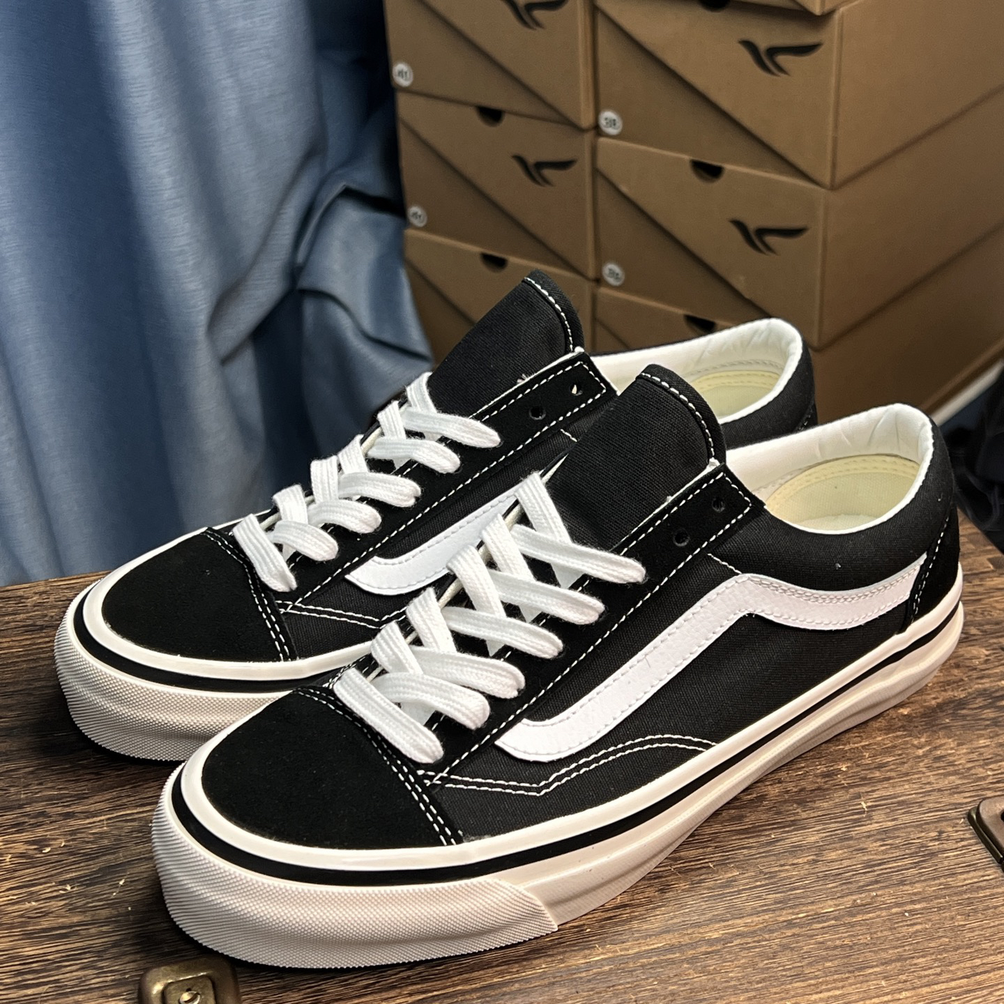 Vans Old Skool DX Anaheim Low Sneakers Black/White
