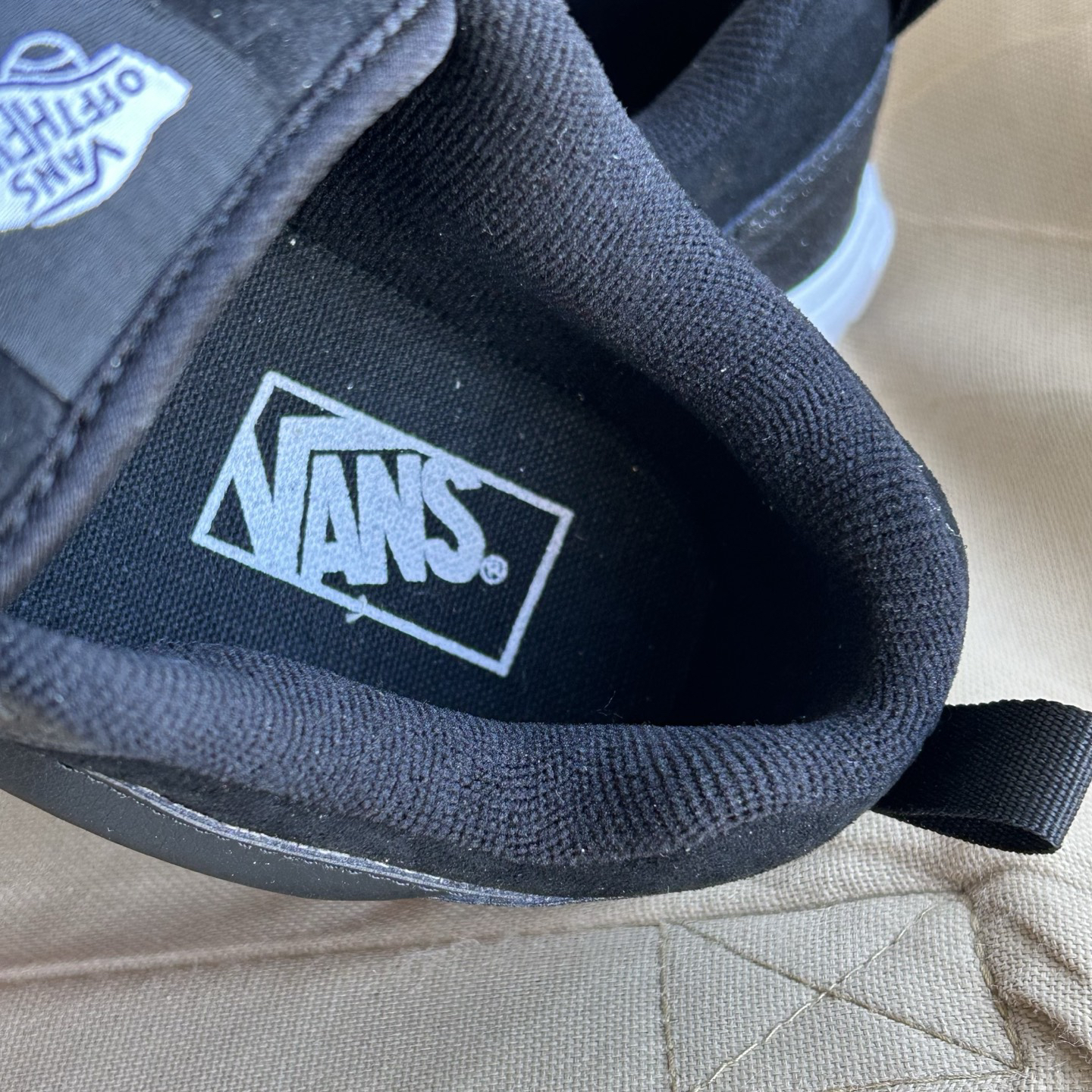 Vans Knu Skool Low-Top Skate Shoes Black/White