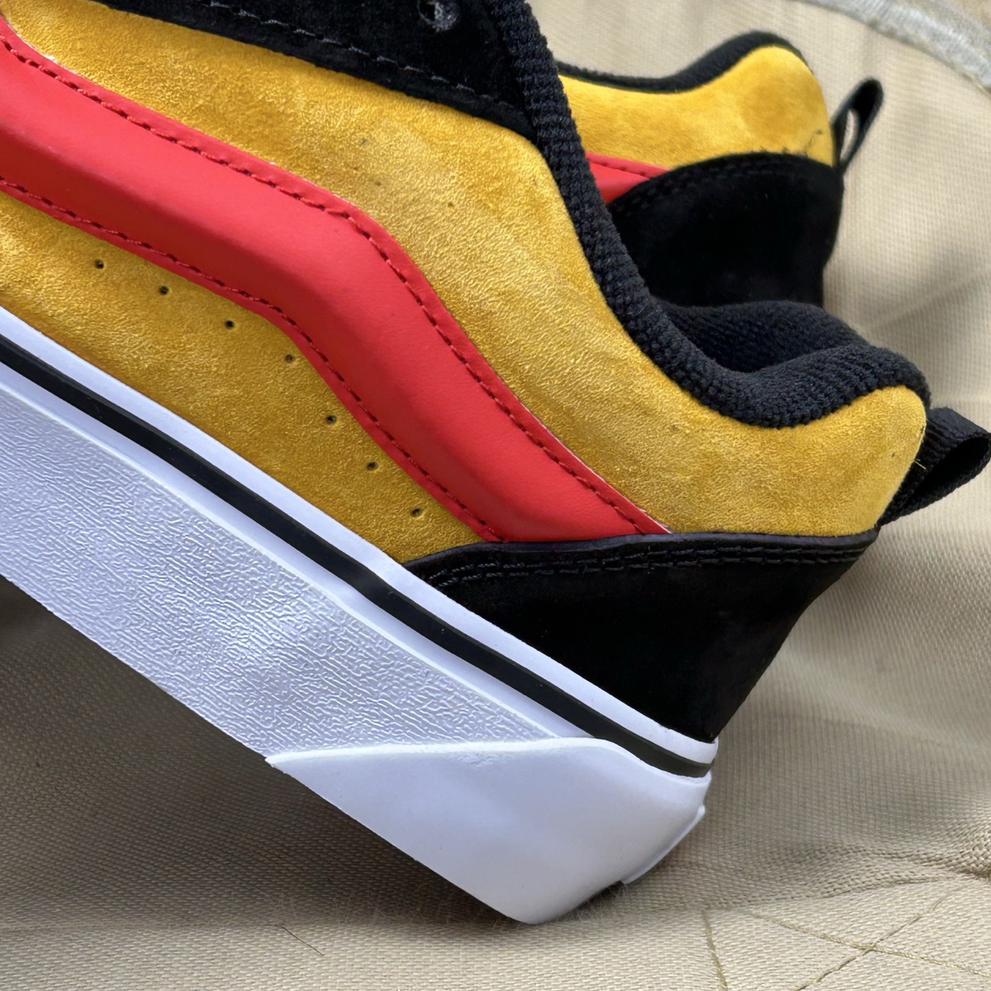 Vans Knu Skool Suede Skate Shoes Black/Yellow/Red