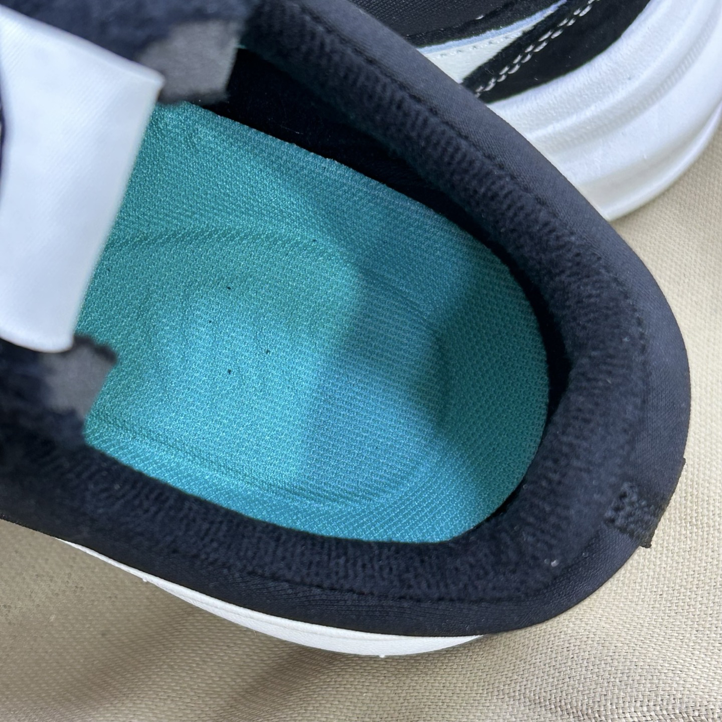 Vans Old Skool Overt ComfyCush Sneakers Black/White