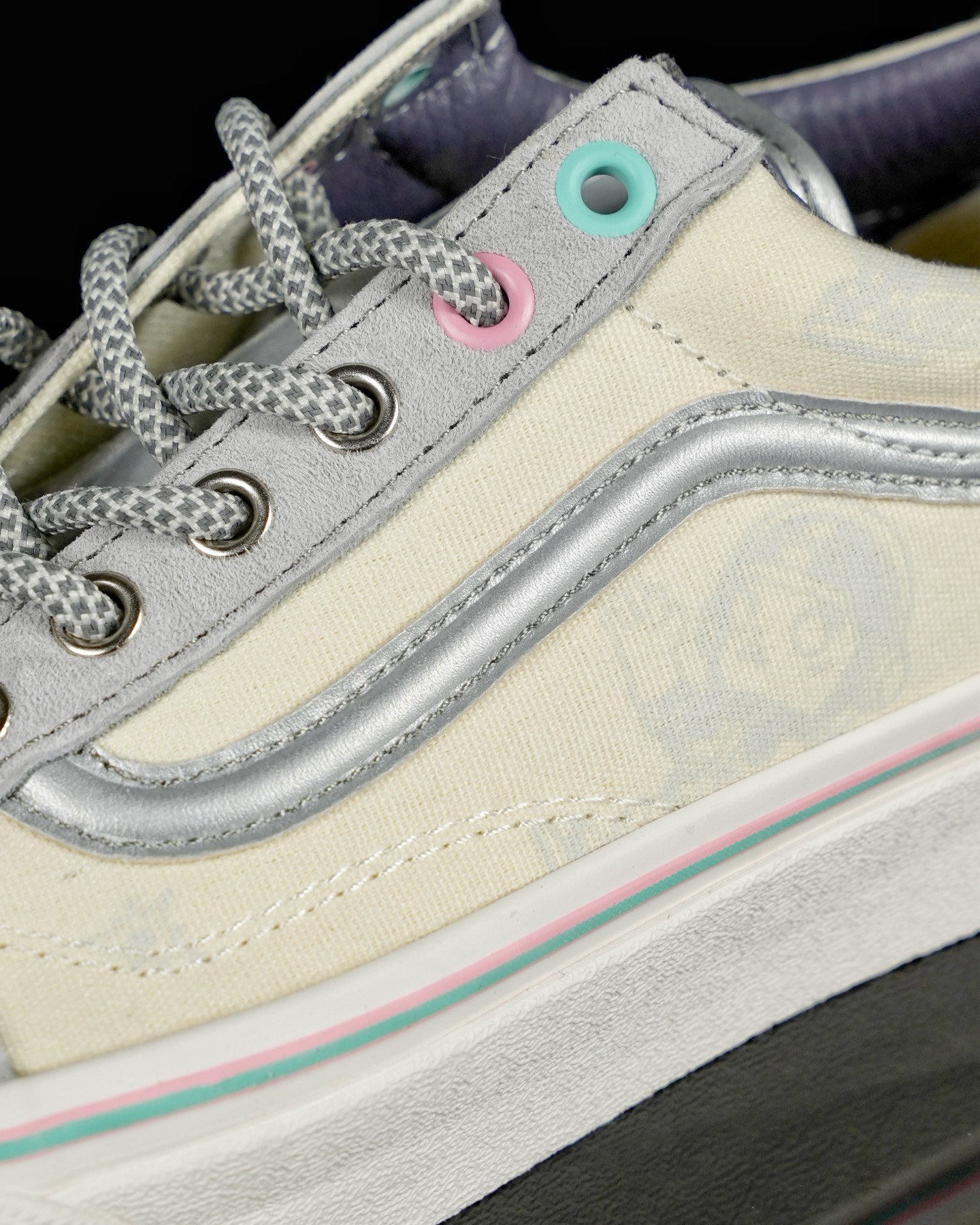 Vans x POP MART Old Skool Sneakers Multicolor