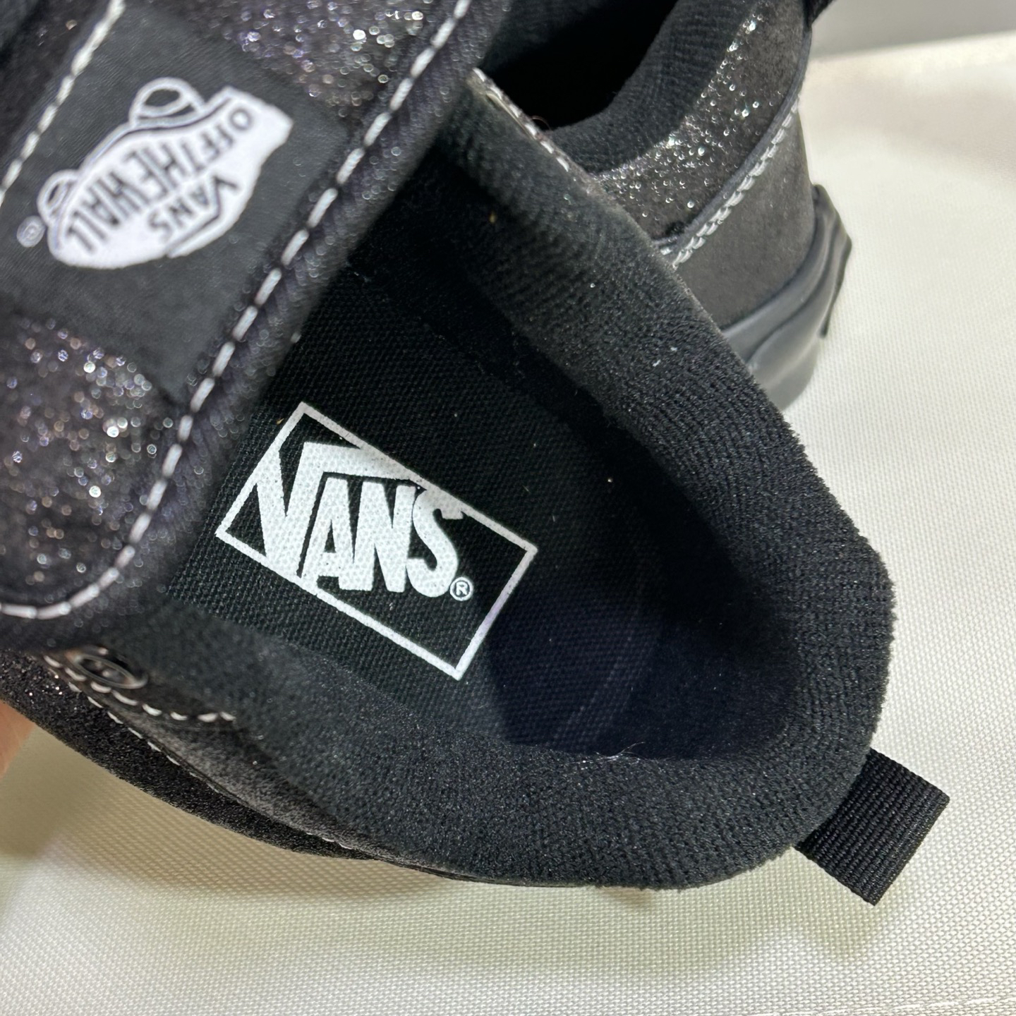 Vans Knu Skool Low-Top Skate Shoes Black Glitter