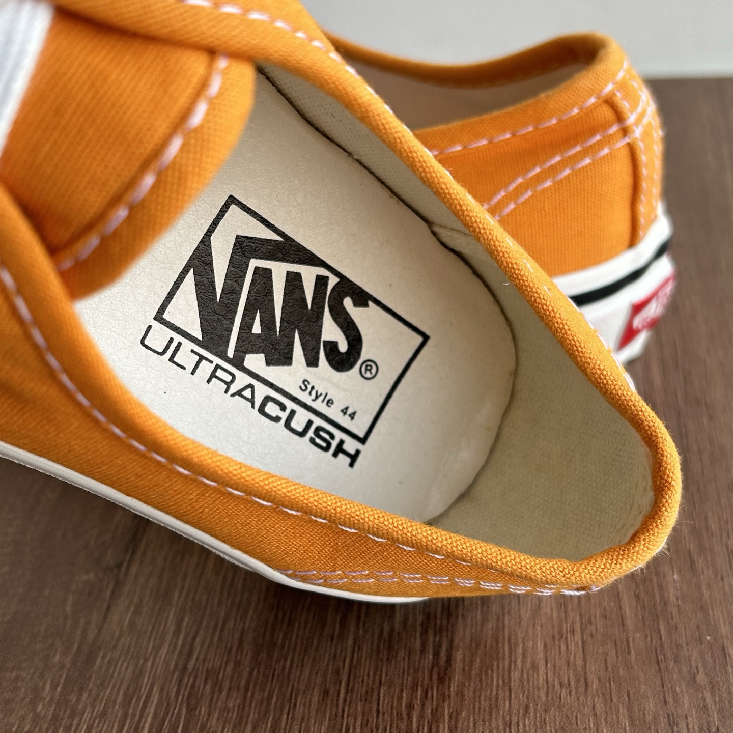Vans Authentic 44 DX Low-Top Skate Shoes Orange