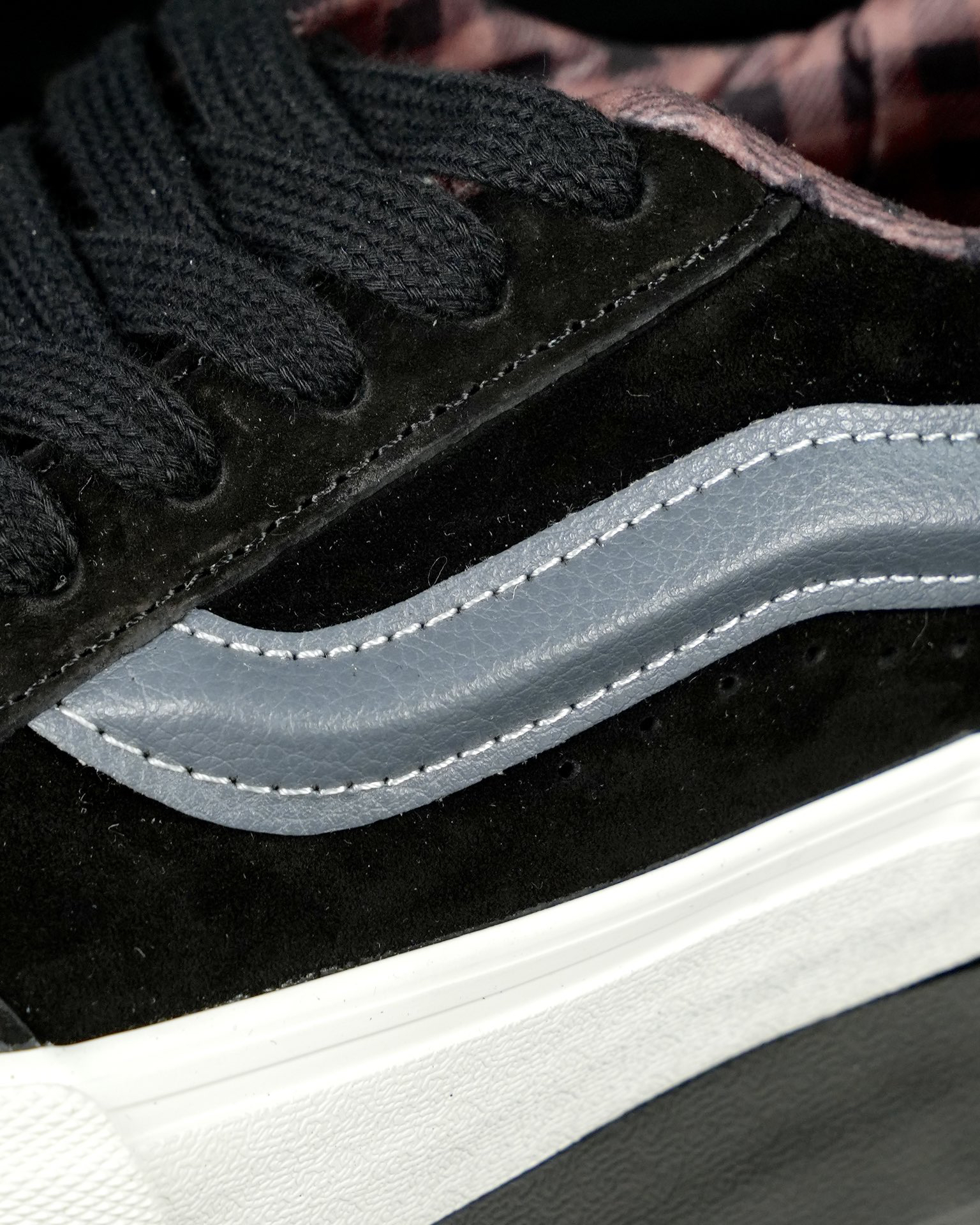 Vans Knu Skool Low Suede Sneakers Black