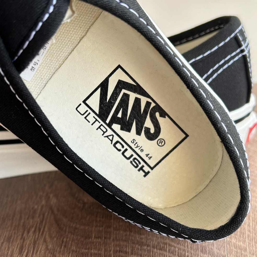 Vans Authentic 44 DX Low Skate Shoes Black