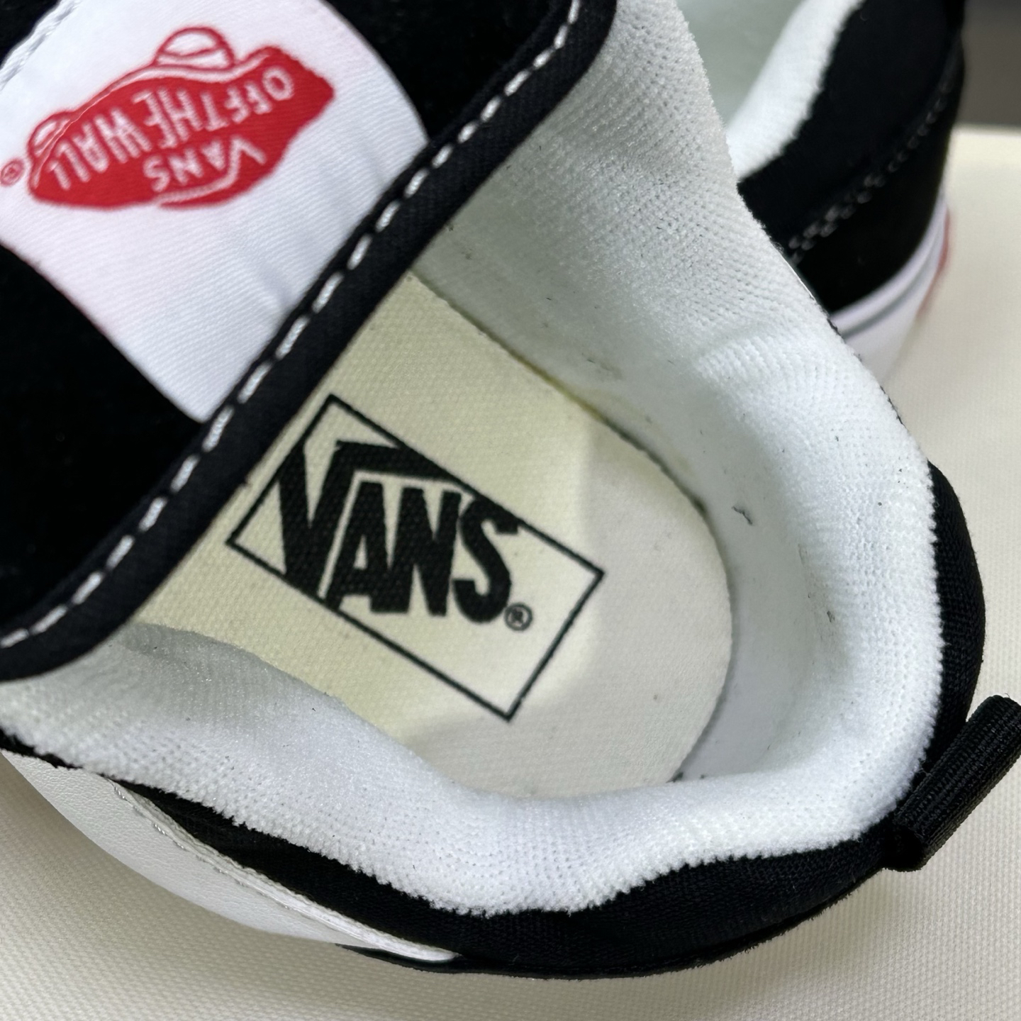 Vans Knu Skool Low Skate Sneakers Black/White