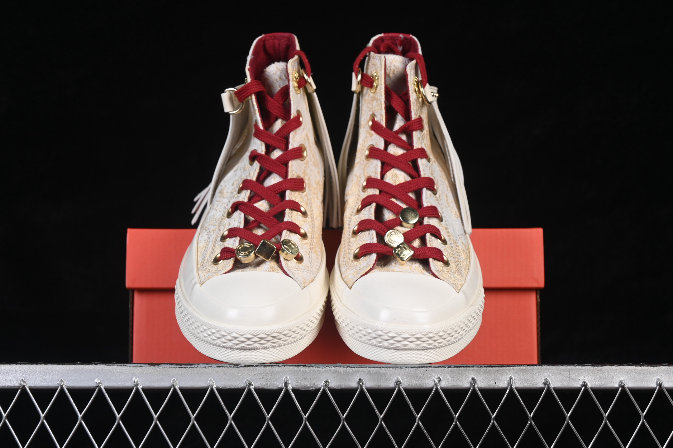 Converse Chuck 70 Stars Court High-Top Sneakers Beige/Red