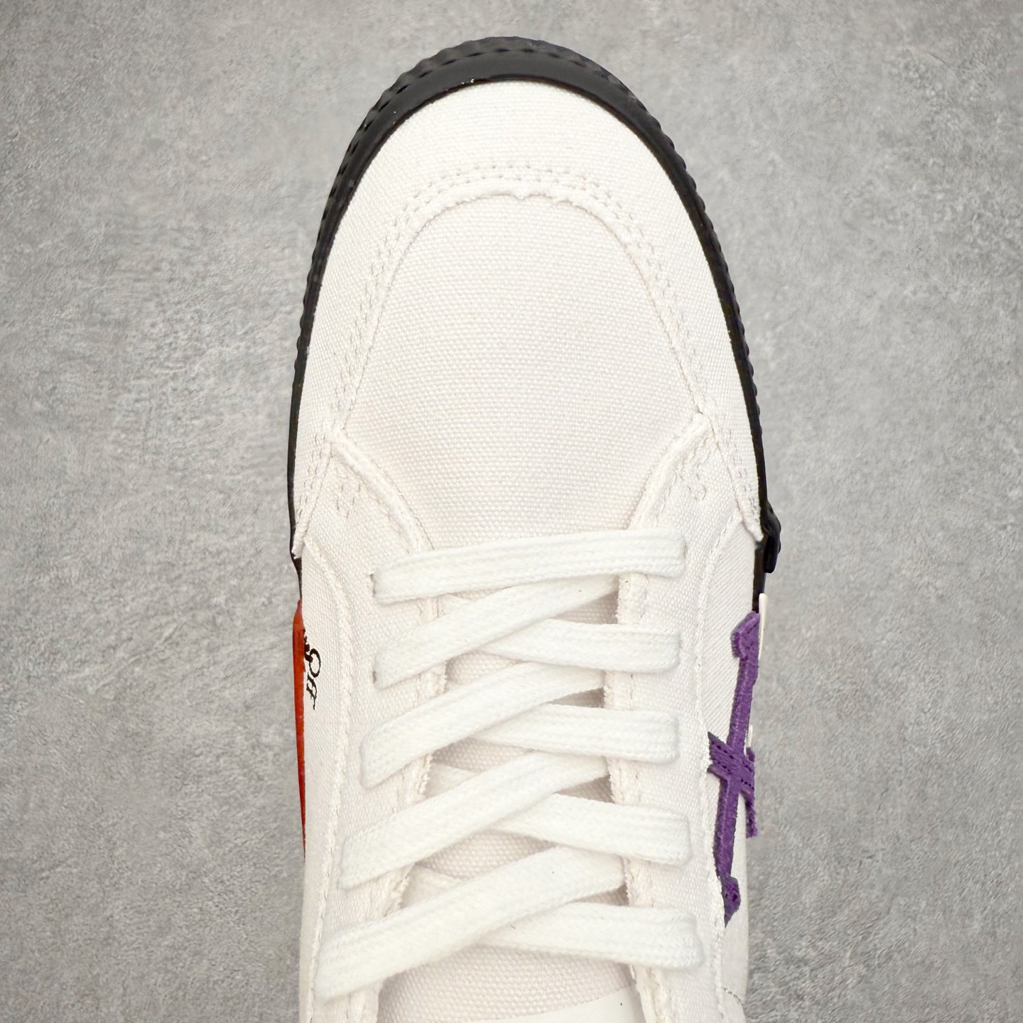 Off-White Low-Top Sneakers White